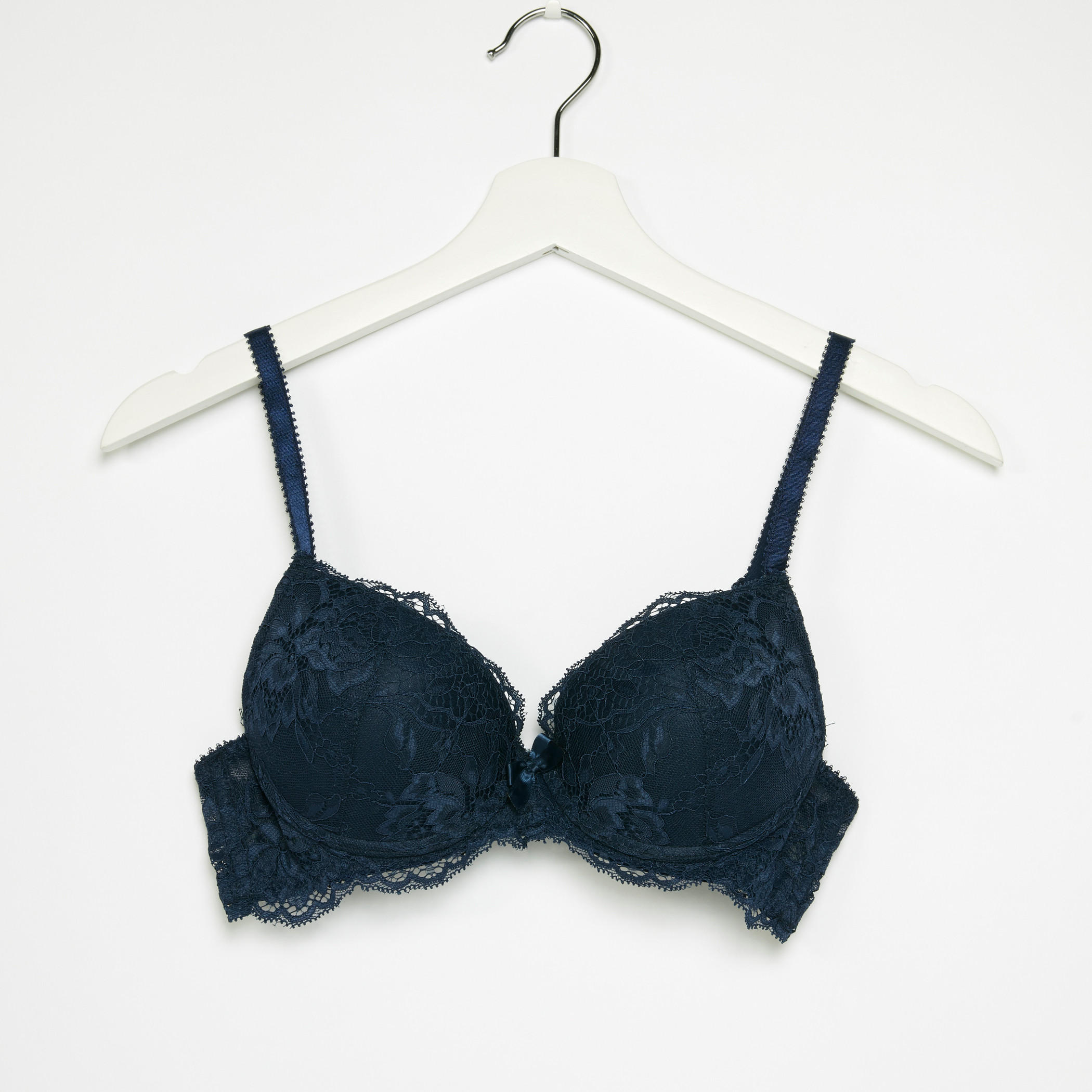 طقم صدريّة بيكيني بتفاصيل دانتيل وسراويل داخلية-women-clothing-lingerie-lingeriesets-image-2