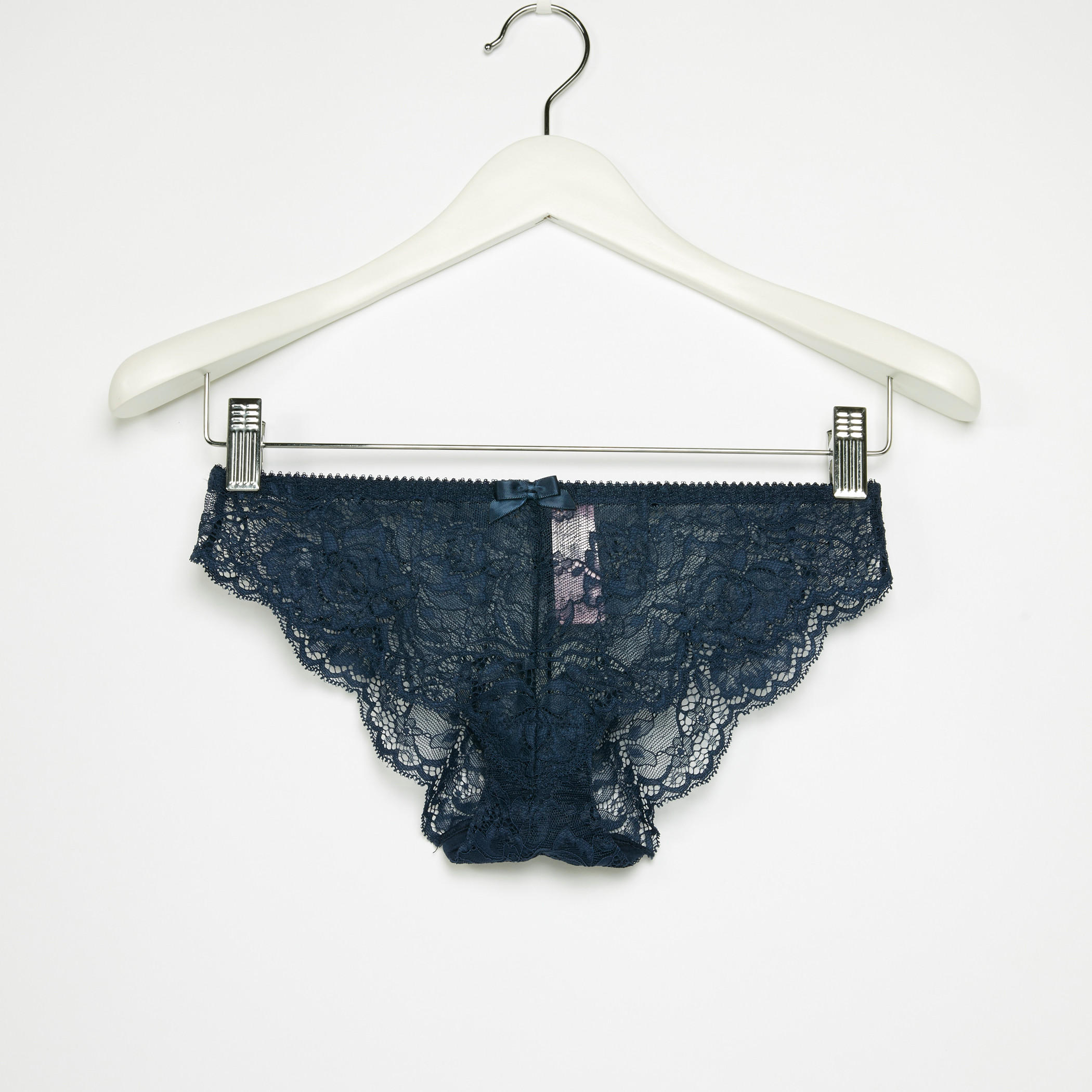 طقم صدريّة بيكيني بتفاصيل دانتيل وسراويل داخلية-women-clothing-lingerie-lingeriesets-image-4