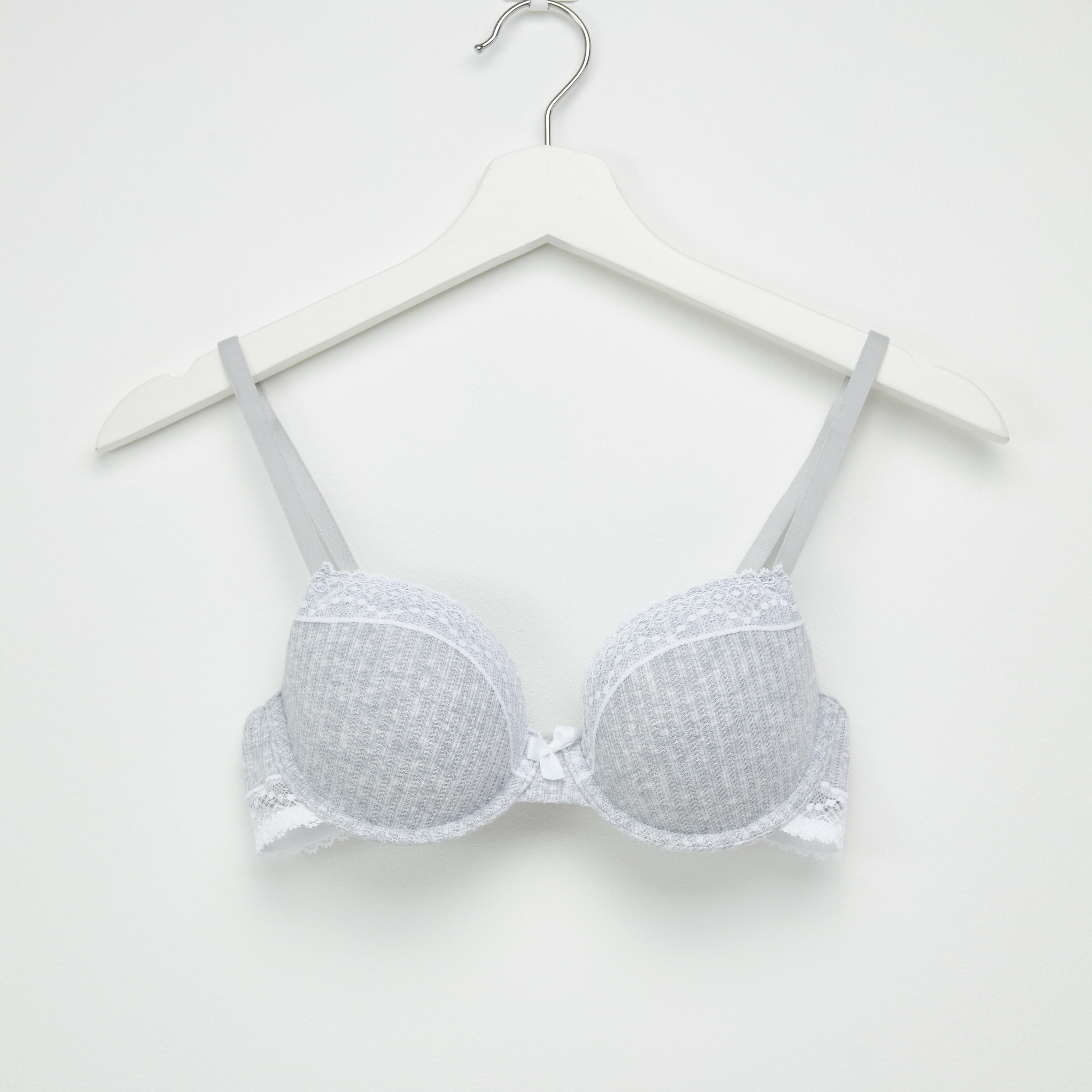 صدريّة مقلّمة بتفاصيل دانتيل وحمالات قابلة للتعديل-women-clothing-lingerie-bras-image-1