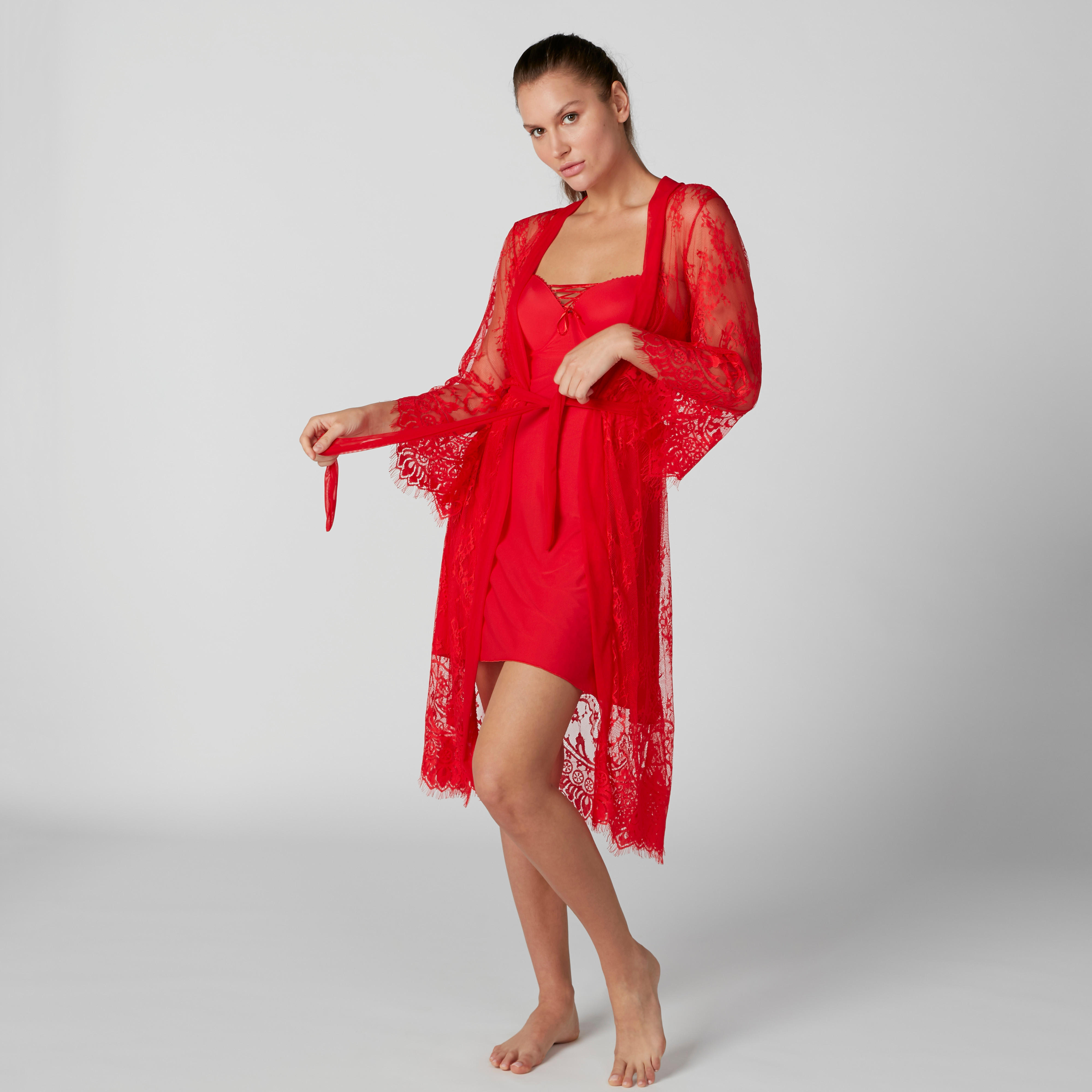 طقم قميص نوم قصير وجاكيت بتفاصيل دانتيل-women-clothing-nightwear-nighties-image-1