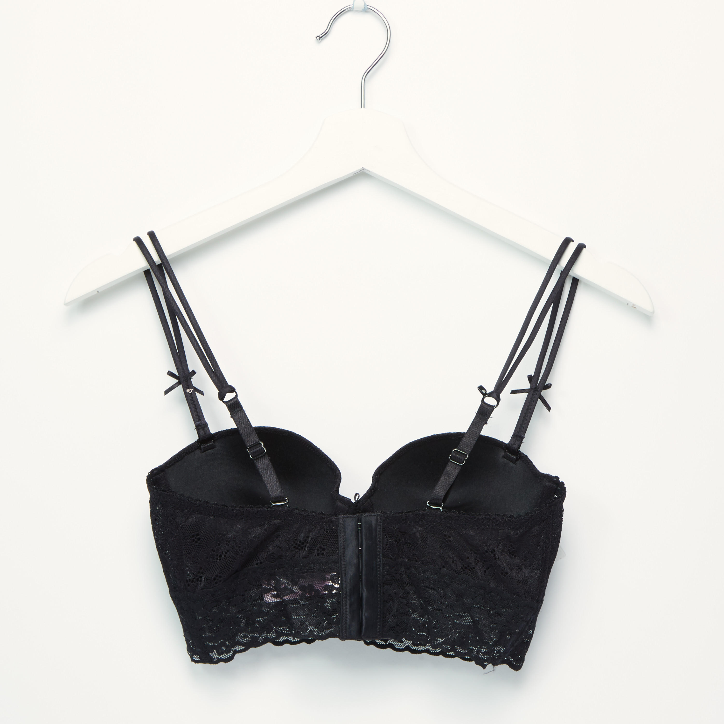 طقم سراويل داخلية وصدريّة مزيّنة بتفاصيل دانتيل-women-clothing-lingerie-lingeriesets-image-2