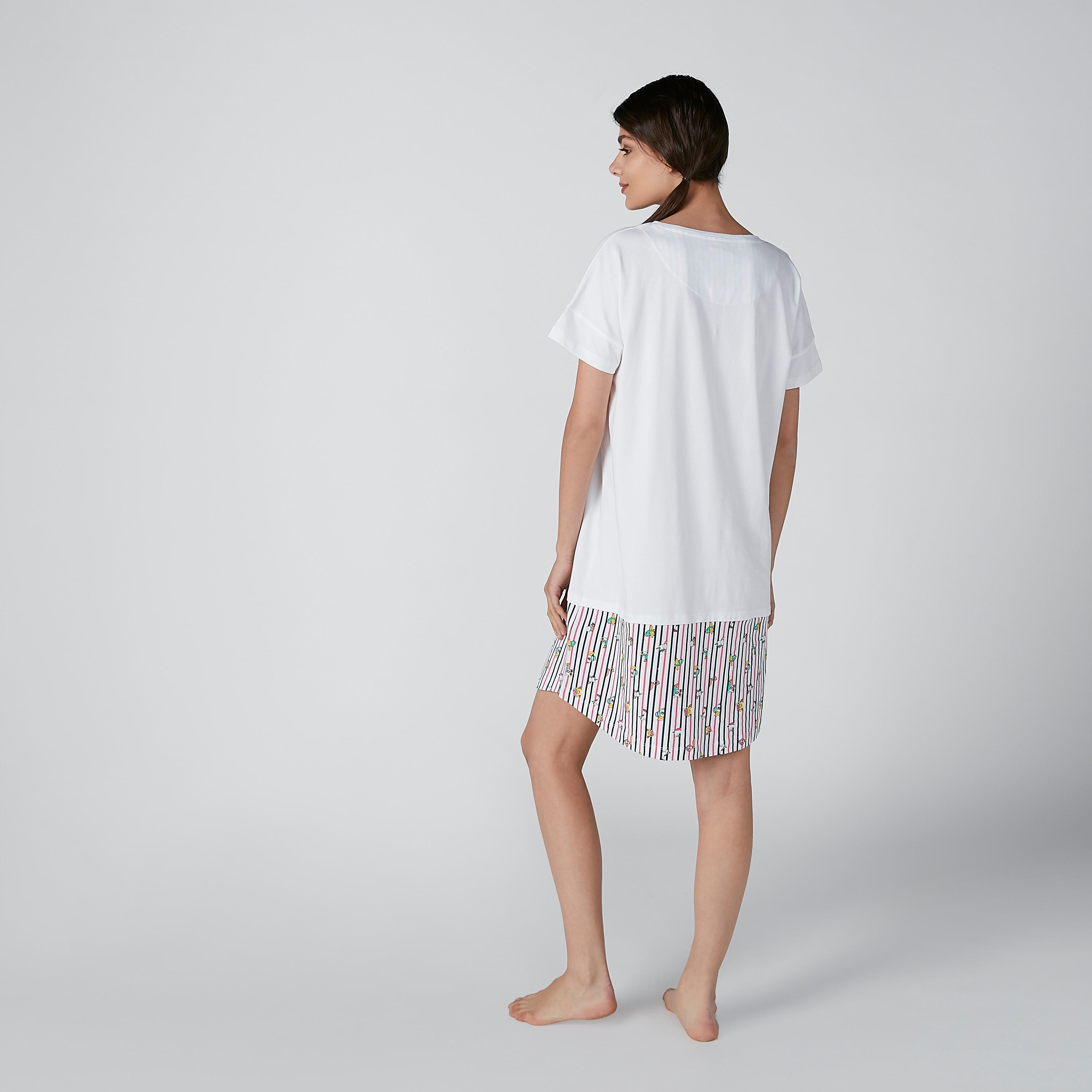 قميص نوم بحوّاف مقلّمة وطبعات-women-clothing-nightwear-nighties-image-2