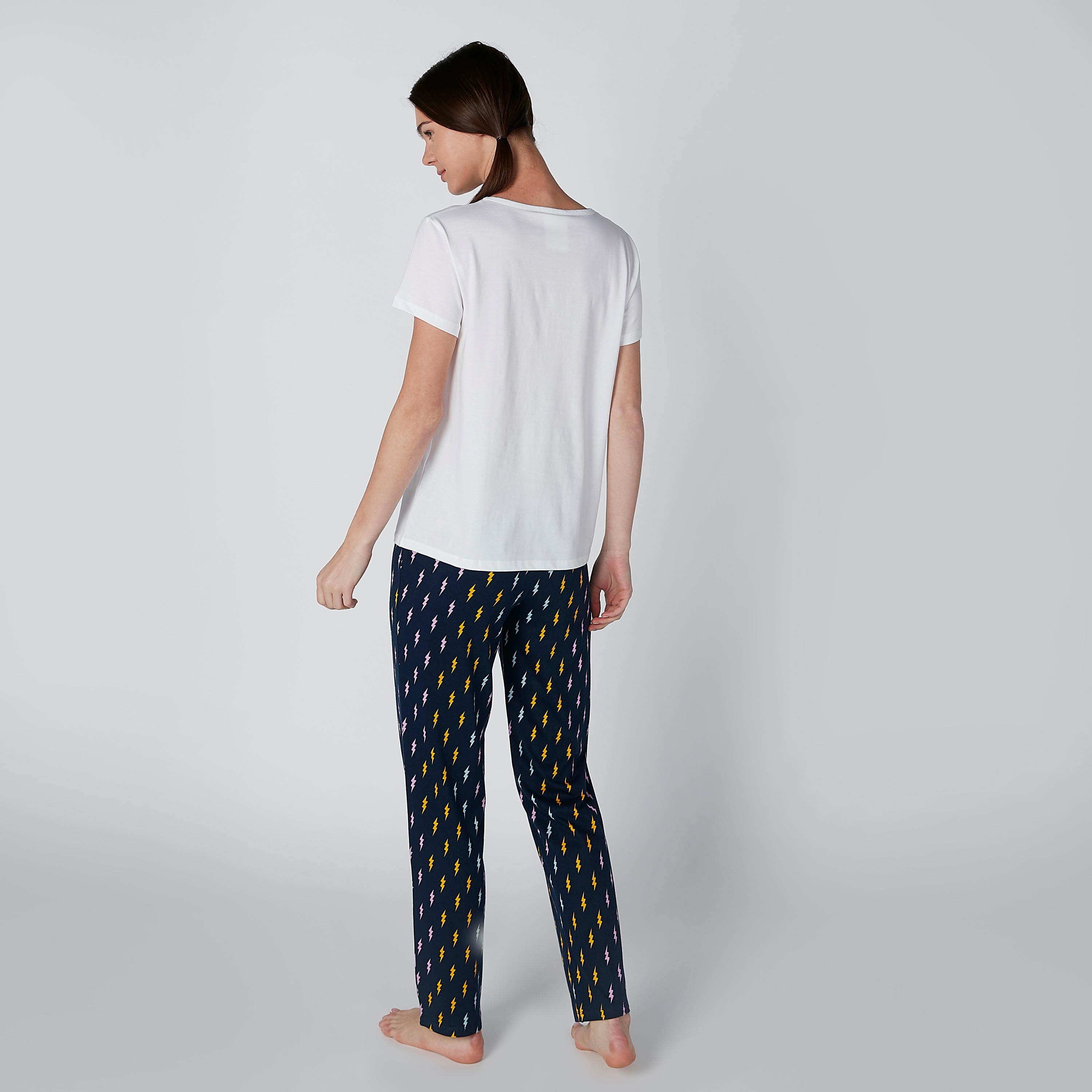 طقم بنطال بيجاما وتيشيرت بطبعات-women-clothing-nightwear-pyjamas-longsets-image-2