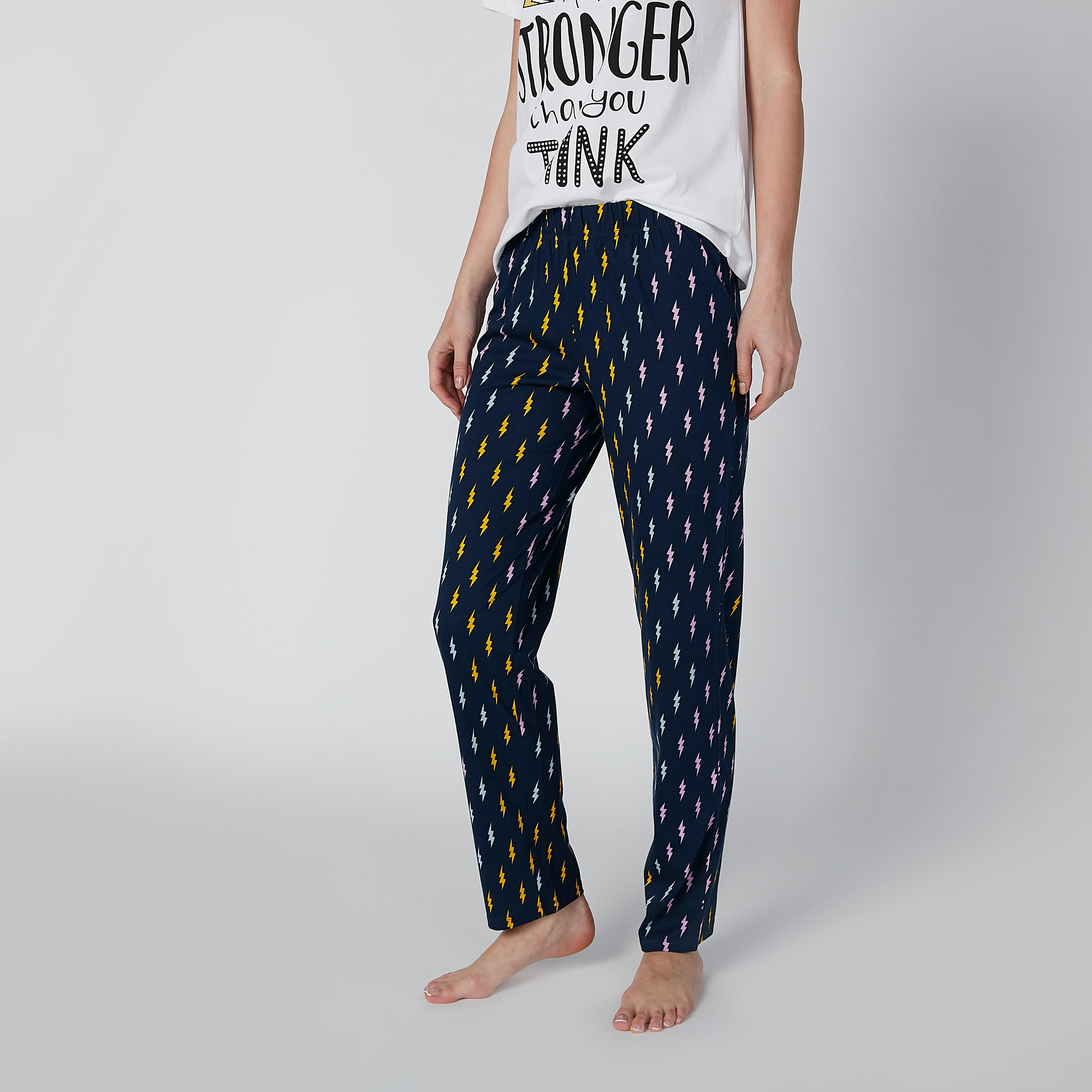 طقم بنطال بيجاما وتيشيرت بطبعات-women-clothing-nightwear-pyjamas-longsets-image-4