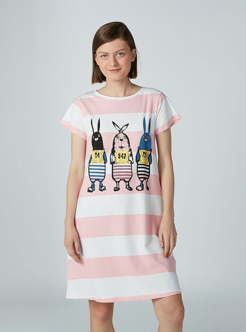 قميص نوم بياقة مستديرة وأكمام قصيرة وطبعات - طقم من قطعتين-women-clothing-nightwear-nighties-image-2