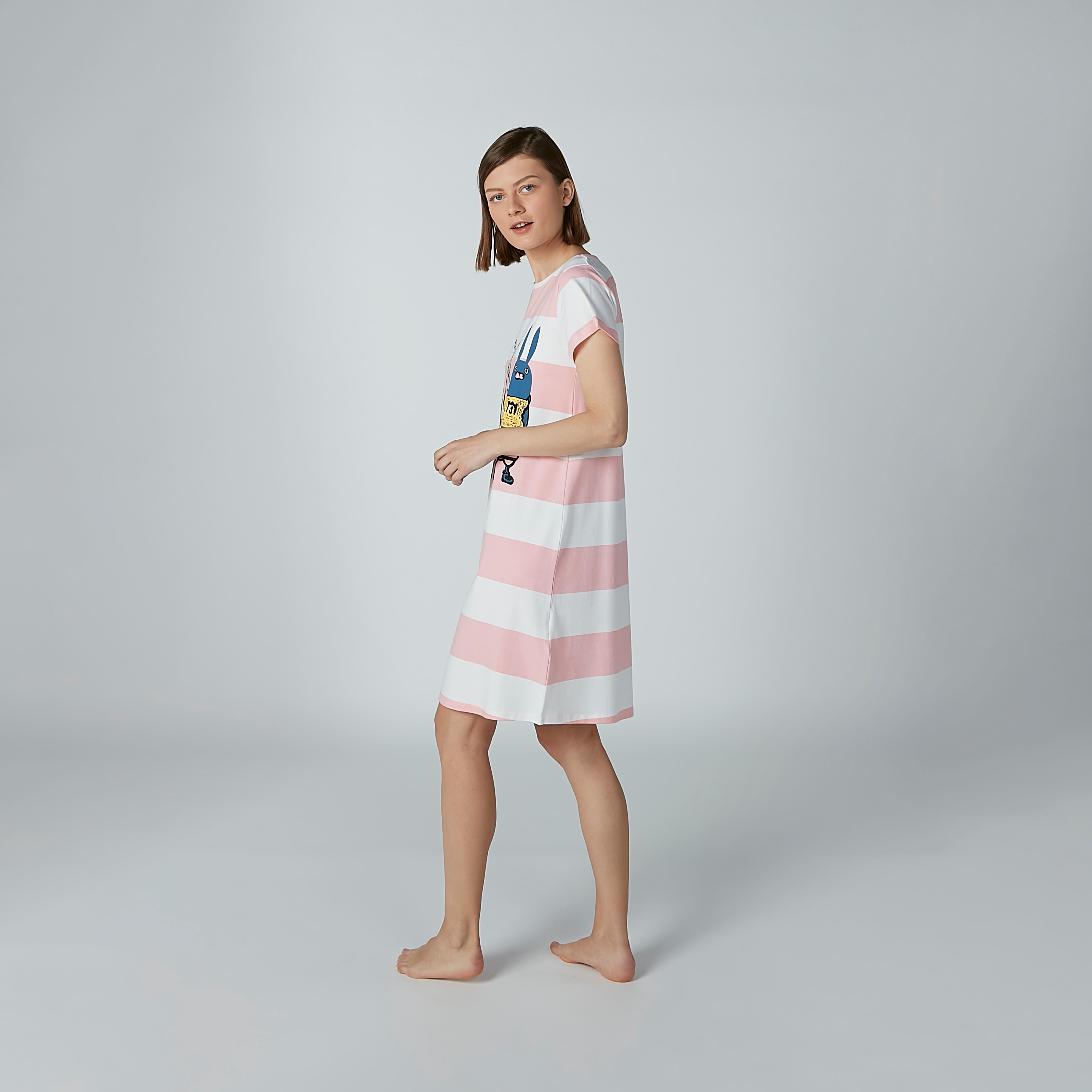 قميص نوم بياقة مستديرة وأكمام قصيرة وطبعات - طقم من قطعتين-women-clothing-nightwear-nighties-image-4