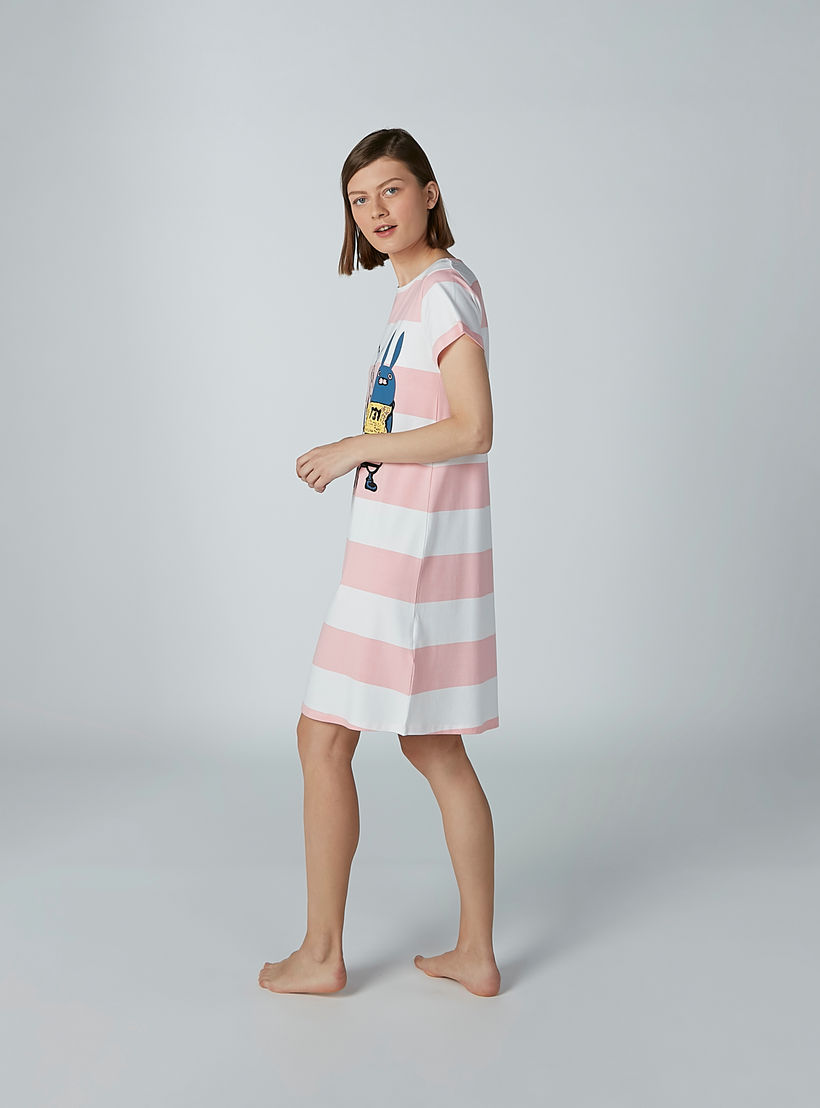 قميص نوم بياقة مستديرة وأكمام قصيرة وطبعات - طقم من قطعتين-women-clothing-nightwear-nighties-image-4