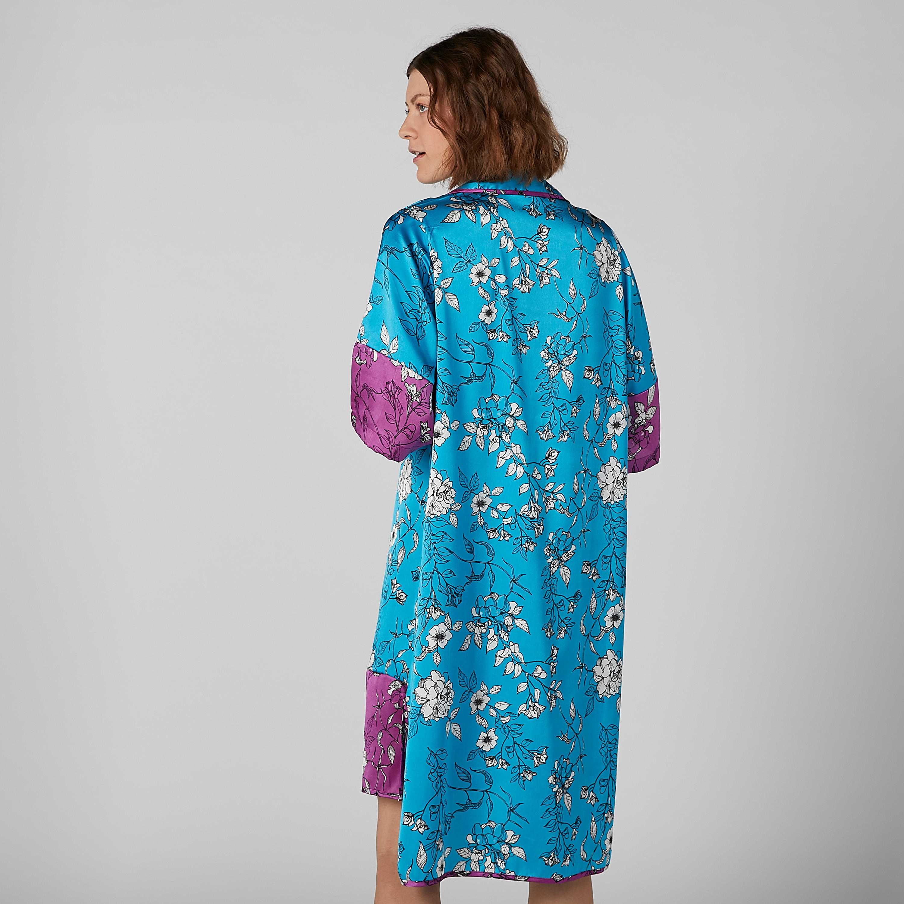 قميص نوم بياقة طويلة وأكمام مرفق وطبعات زهرية-women-clothing-nightwear-nighties-image-3