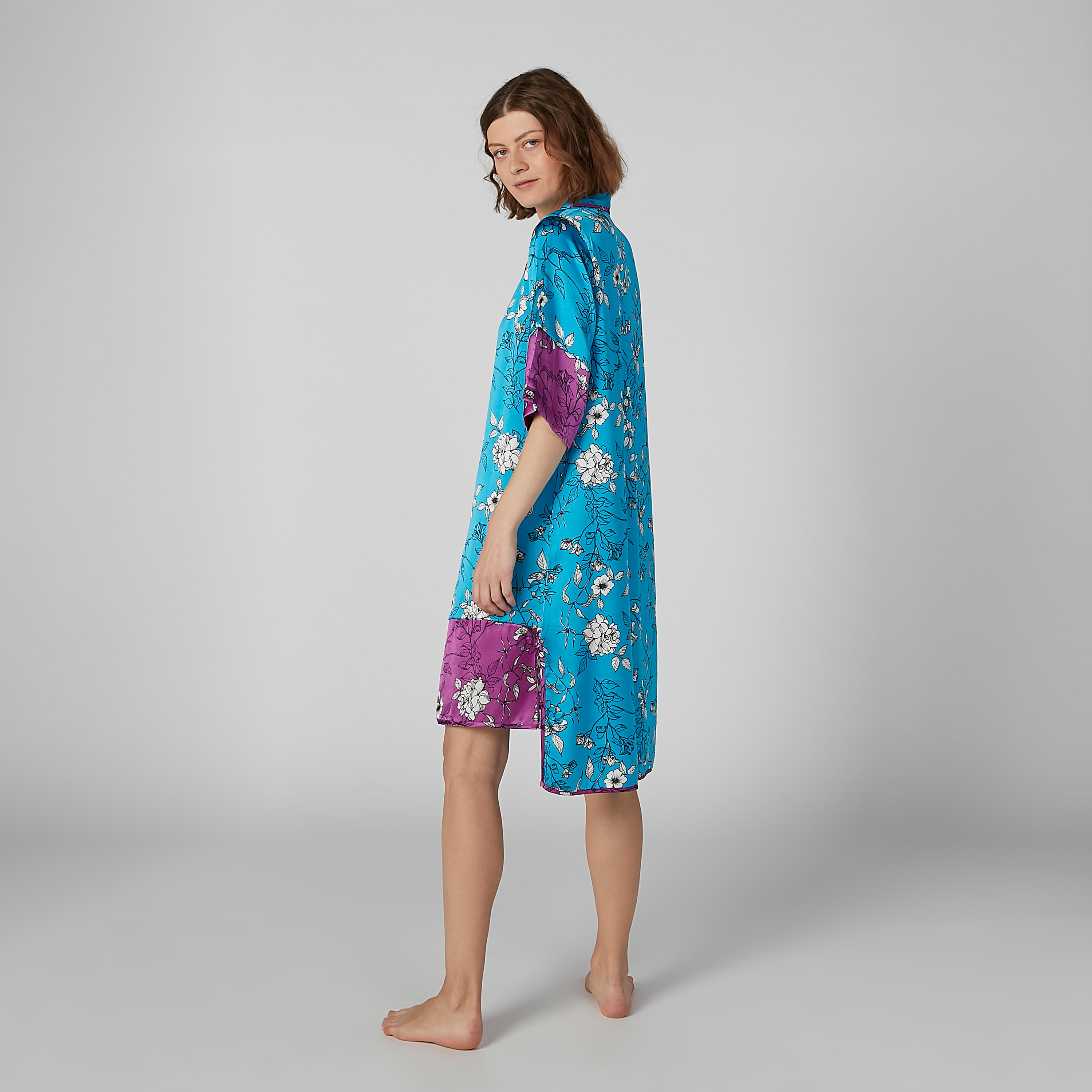قميص نوم بياقة طويلة وأكمام مرفق وطبعات زهرية-women-clothing-nightwear-nighties-image-6