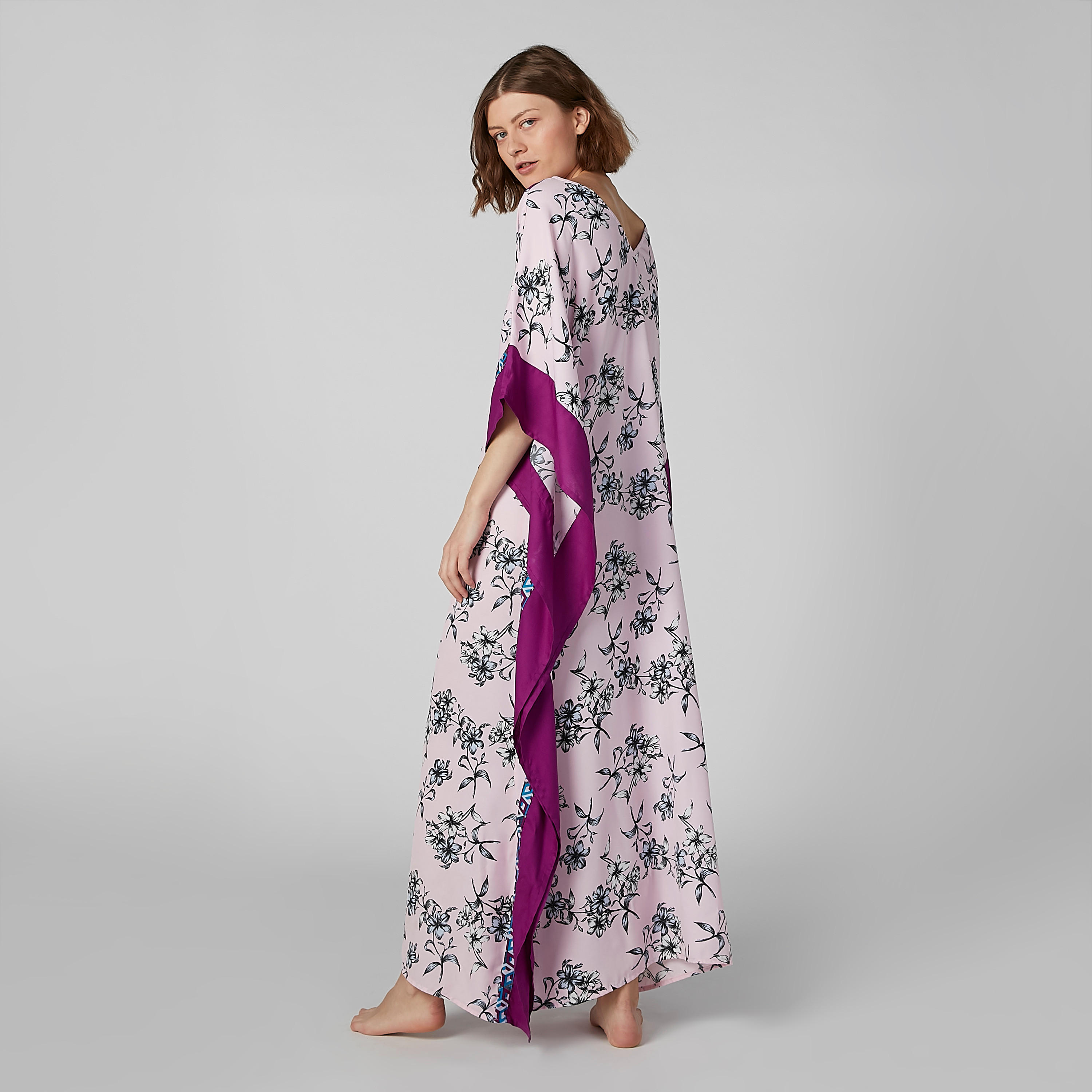 قميص نوم بأكمام 3/4 وياقة V وطبعات-women-clothing-nightwear-nighties-image-4