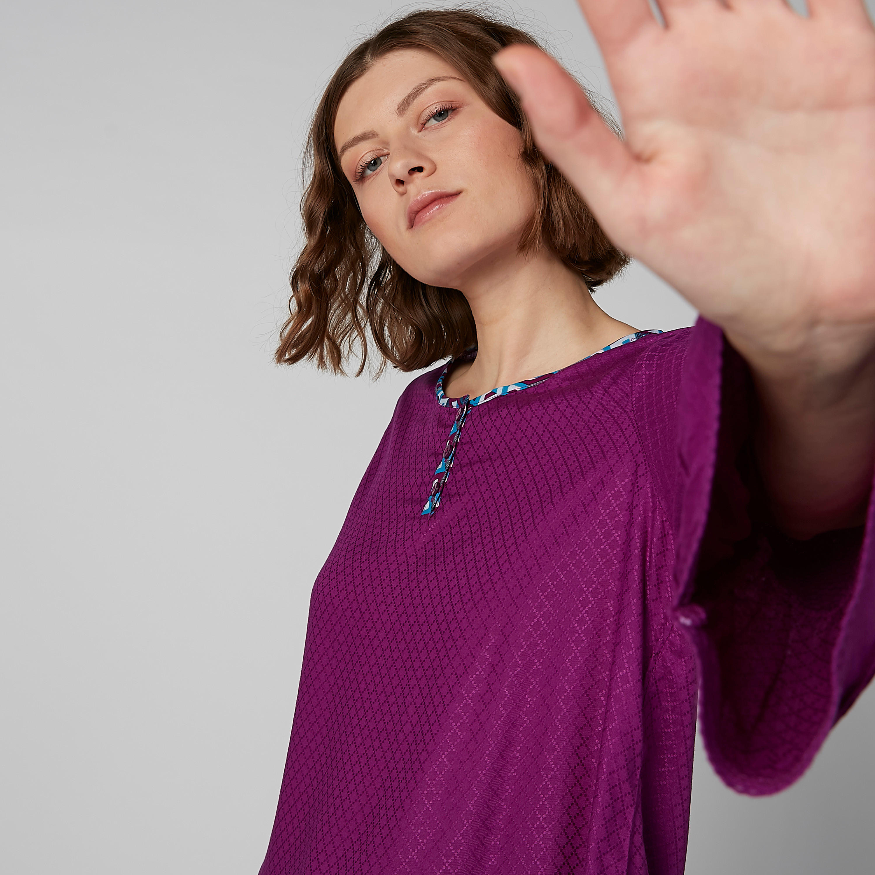 طقم بنطال كابري وبلوزة بياقة مستديرة وطبعات-women-clothing-nightwear-pyjamas-longsets-image-2