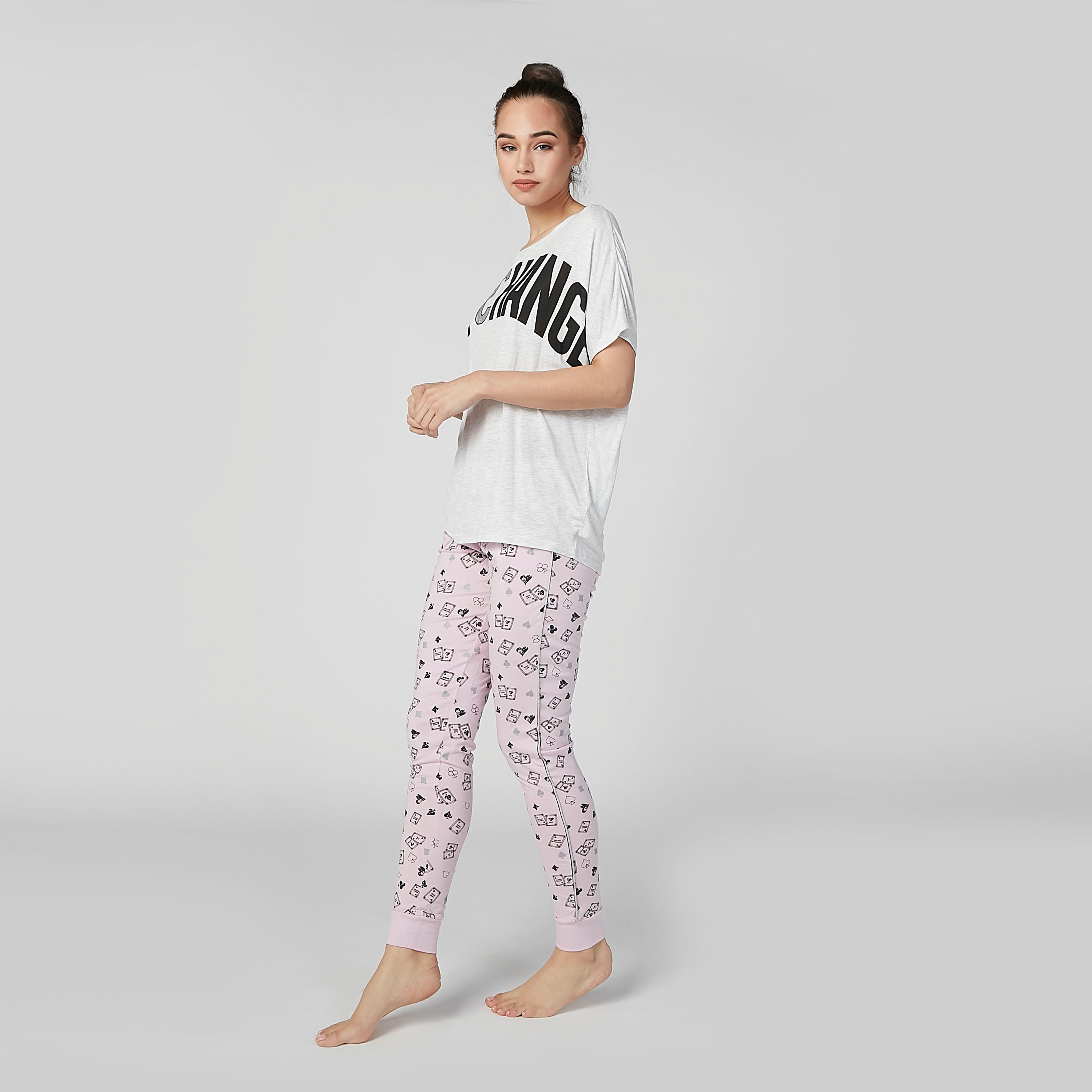 طقم بنطال رياضي طويل وتيشيرت بياقة مستديرة وطبعات-women-clothing-nightwear-pyjamas-longsets-image-3