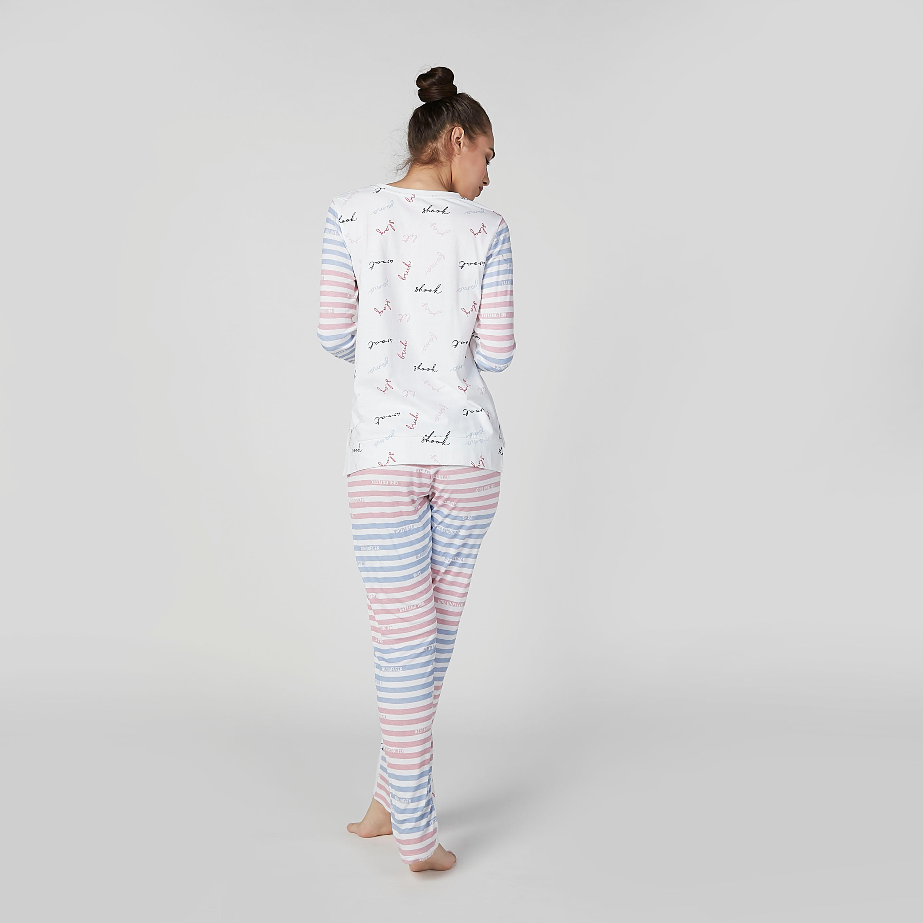 طقم بنطال بيجاما طويل وتيشيرت بأكمام طويلة وطبعات-women-clothing-nightwear-pyjamas-longsets-image-5