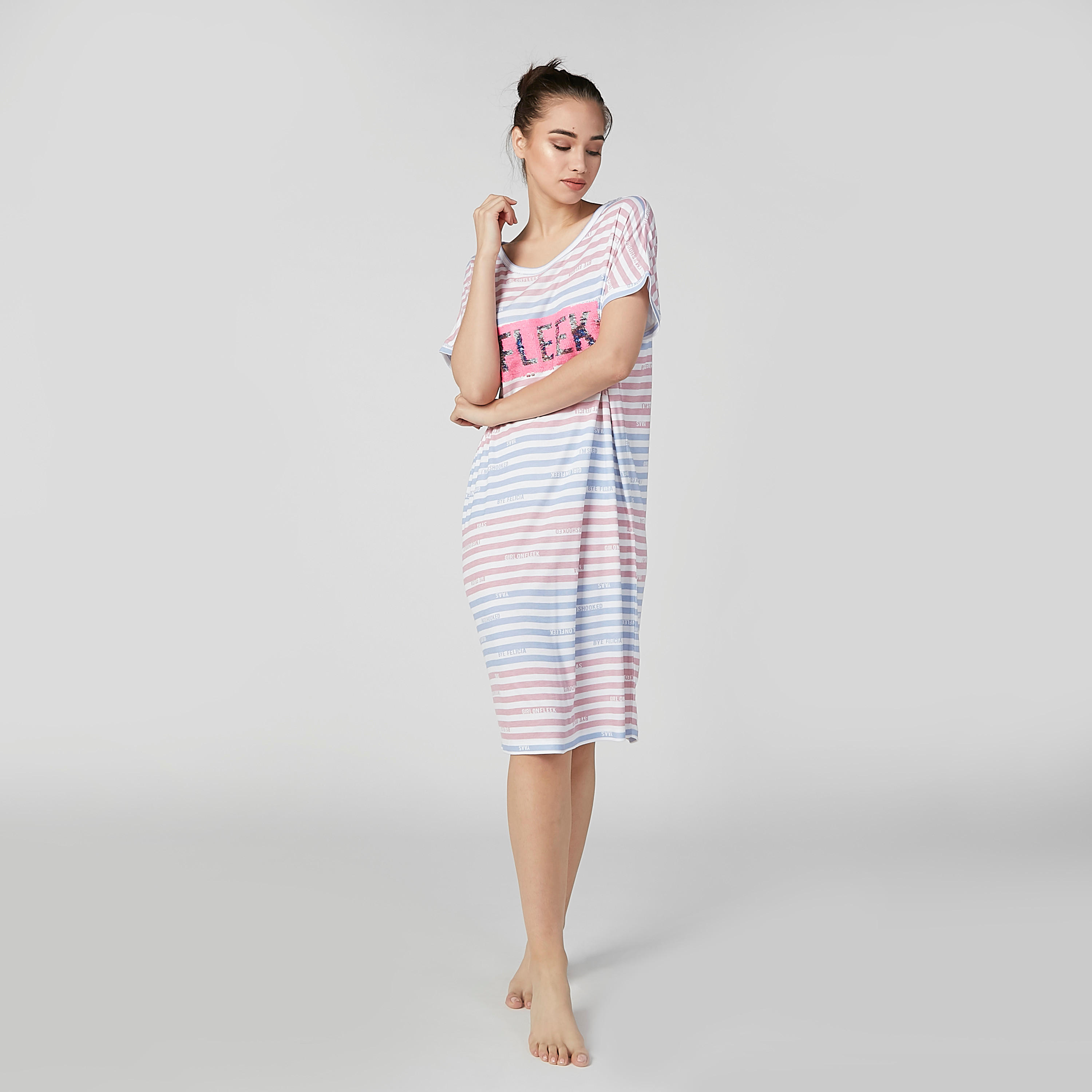 قميص نوم مقلّم بياقة مستديرة وأكمام متصلة-women-clothing-nightwear-nighties-image-3