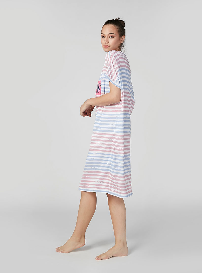 قميص نوم مقلّم بياقة مستديرة وأكمام متصلة-women-clothing-nightwear-nighties-image-4