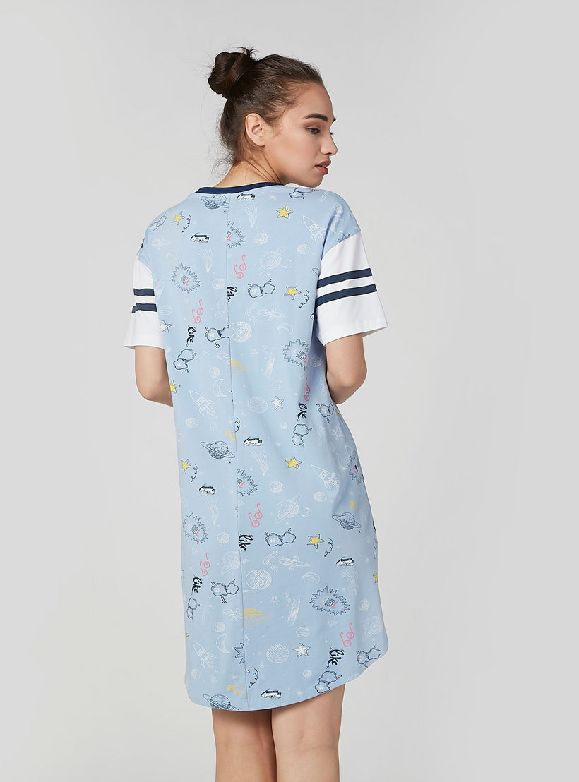 قميص نوم بياقة مستديرة وأكمام قصيرة وطبعات-women-clothing-nightwear-nighties-image-2