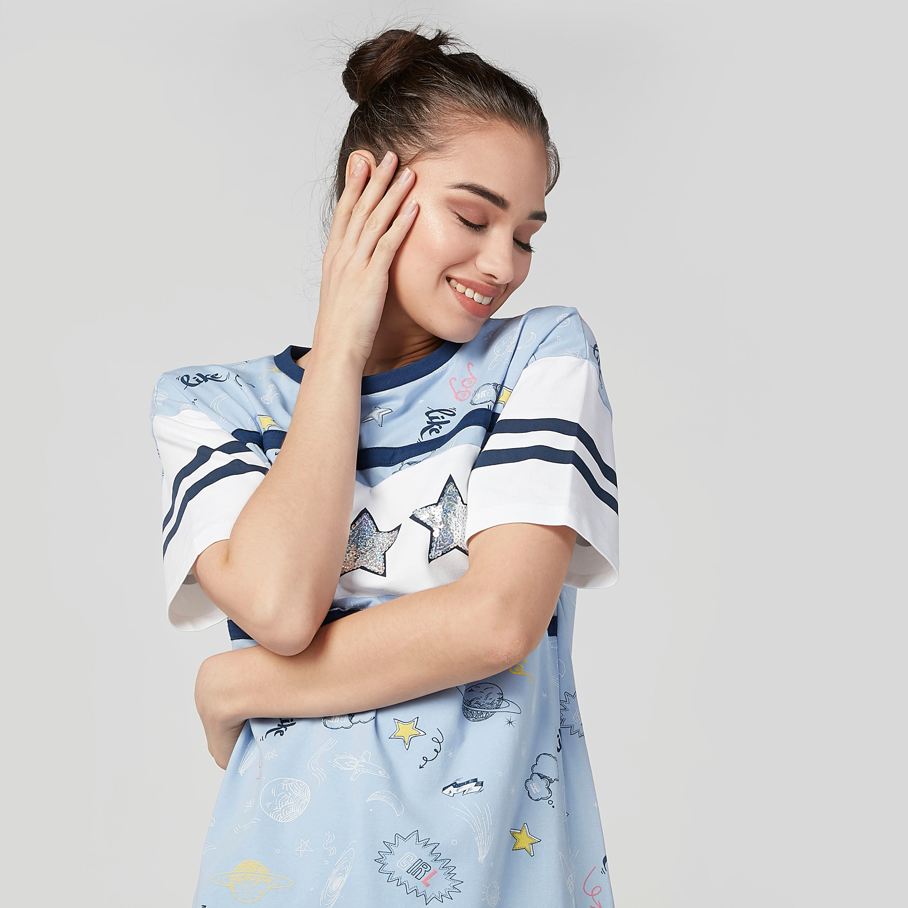 قميص نوم بياقة مستديرة وأكمام قصيرة وطبعات-women-clothing-nightwear-nighties-image-3