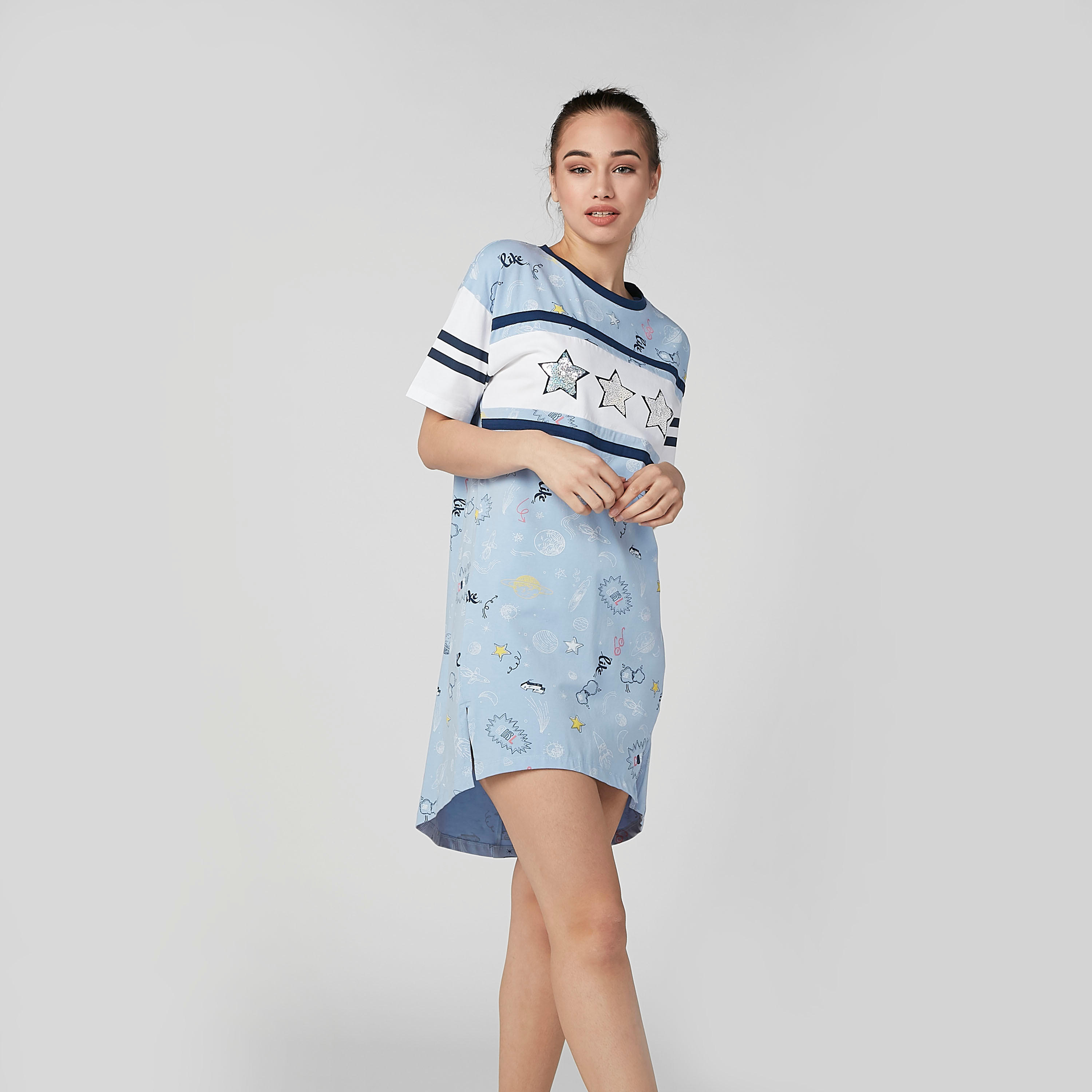 قميص نوم بياقة مستديرة وأكمام قصيرة وطبعات-women-clothing-nightwear-nighties-image-4