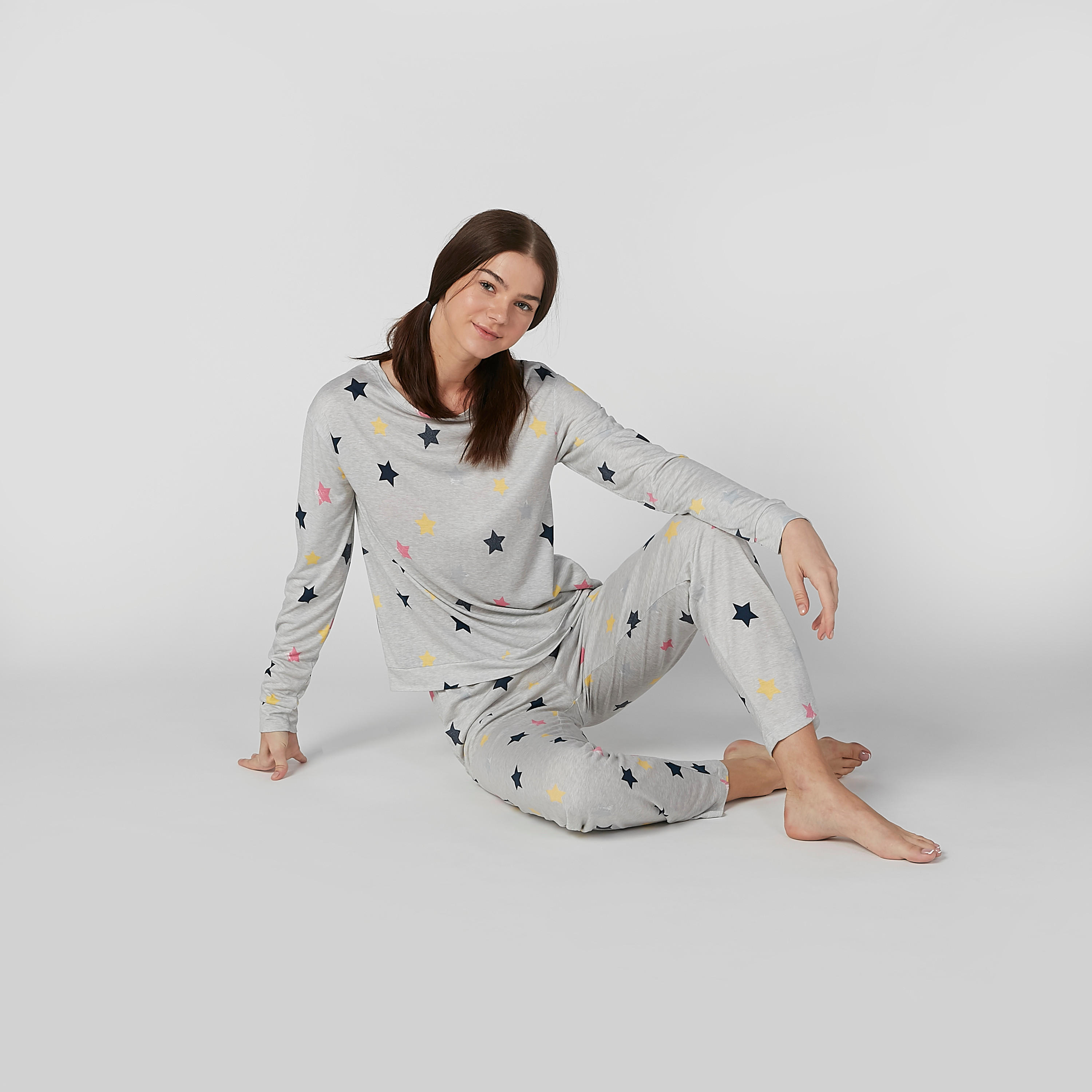 طقم بنطال بيجاما طويل وتيشيرت بأكمام طويلة وطبعات-women-clothing-nightwear-pyjamas-longsets-image-5