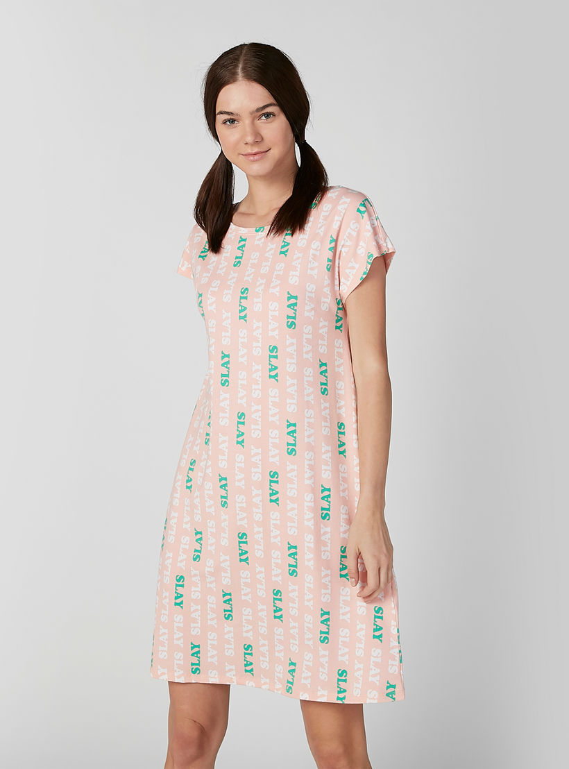 قميص نوم بياقة مستديرة وأكمام قصيرة وطبعات - طقم من قطعتين-women-clothing-nightwear-nighties-image-3