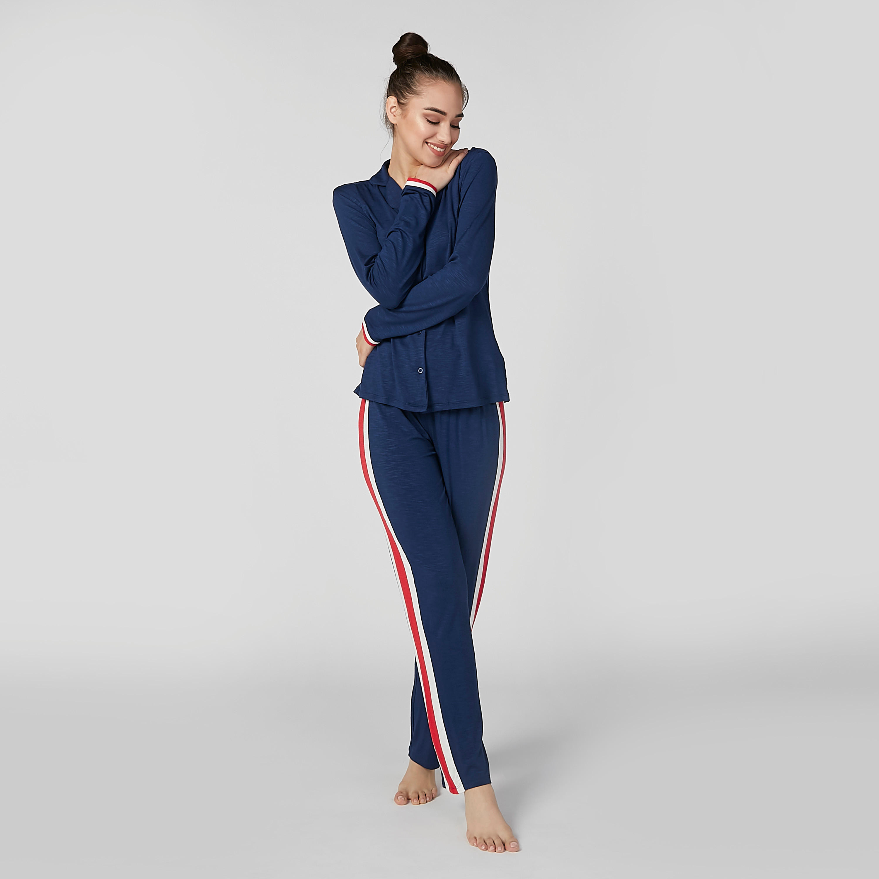 طقم بنطال بيجاما طويل وقميص مقلّم بأكمام طويلة-women-clothing-nightwear-pyjamas-longsets-image-1