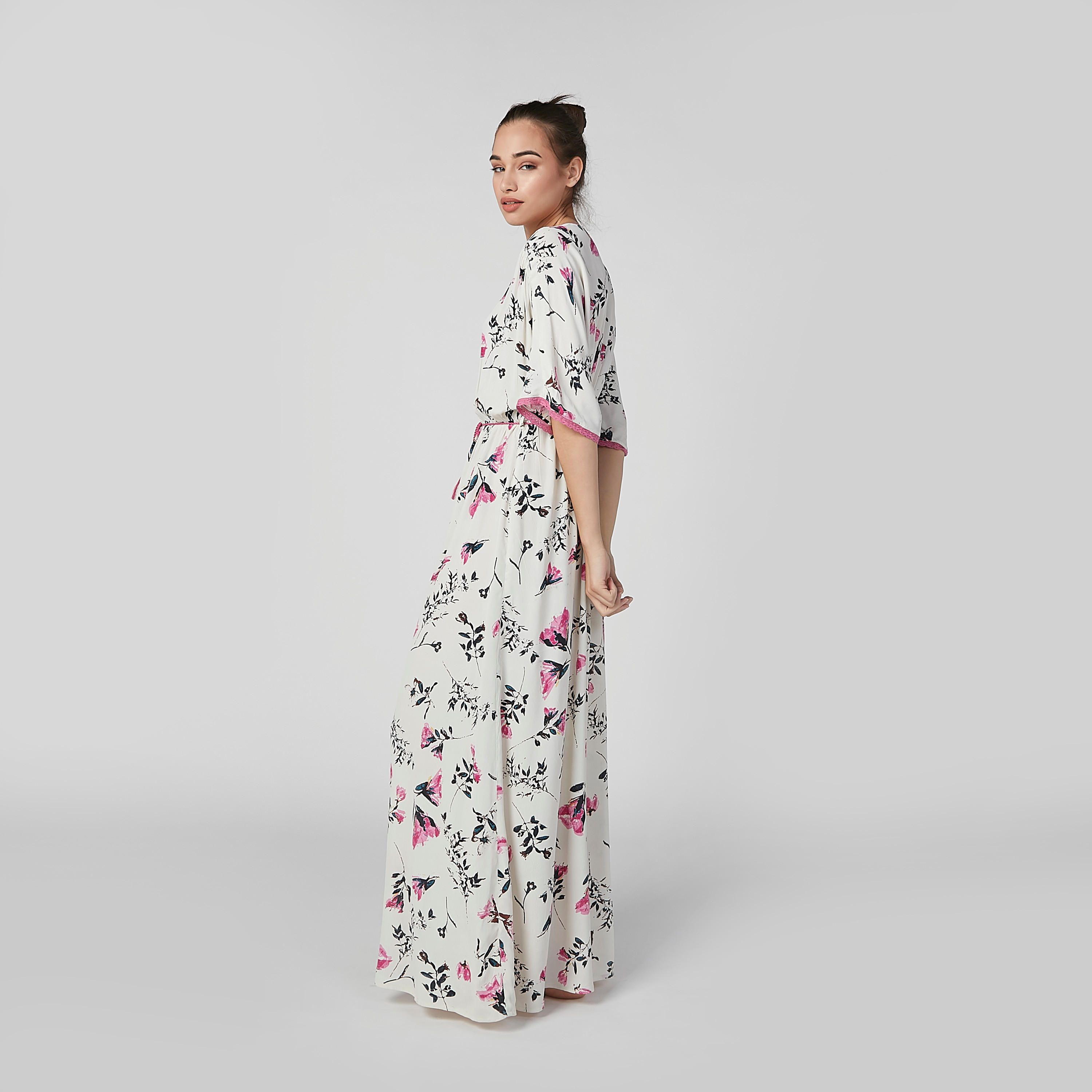 قميص نوم طويل بياقة V وأربطة وطبعات زهرية-women-clothing-nightwear-nighties-image-4