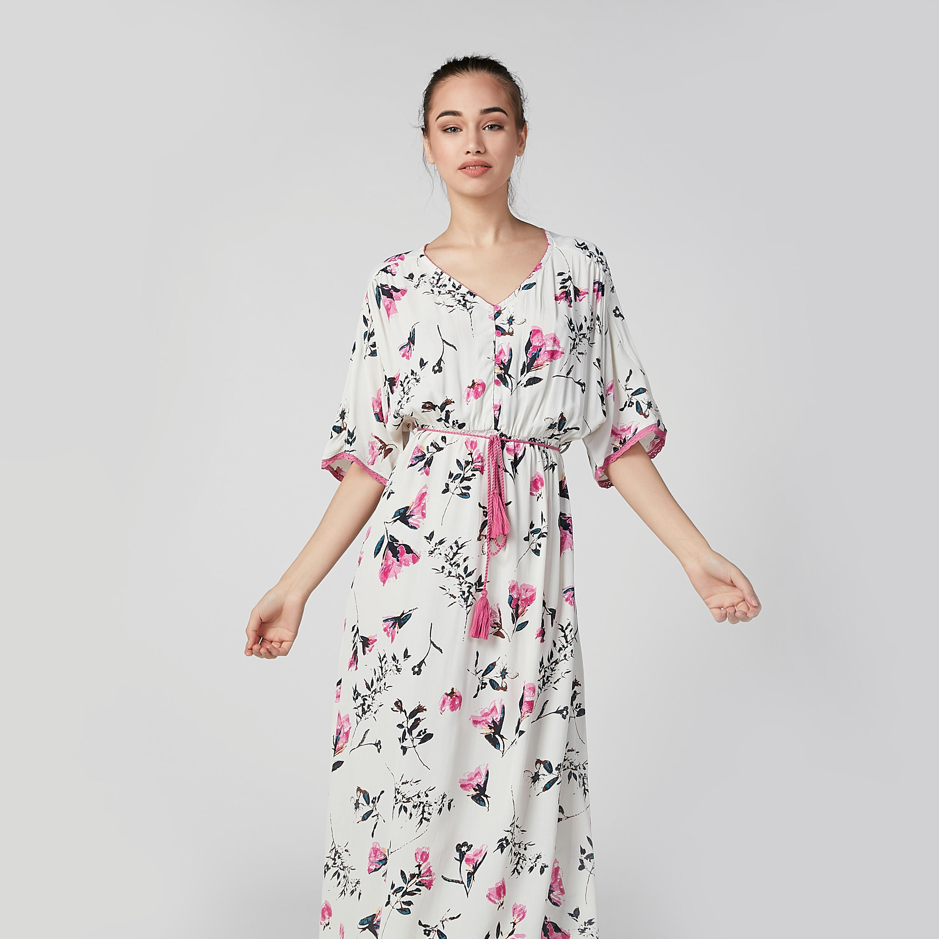 قميص نوم طويل بياقة V وأربطة وطبعات زهرية-women-clothing-nightwear-nighties-image-5