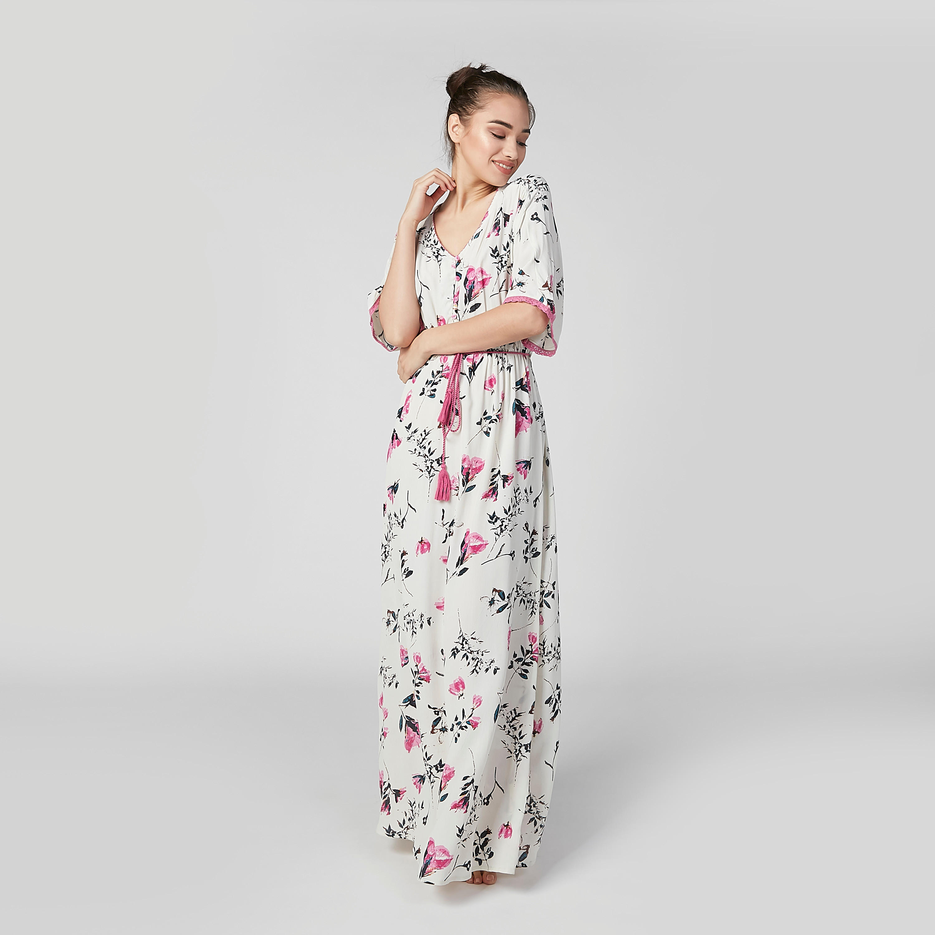 قميص نوم طويل بياقة V وأربطة وطبعات زهرية-women-clothing-nightwear-nighties-image-6