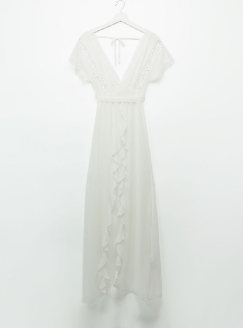 قميص نوم دانتيل بياقة V ورباط وتفاصيل ترتر-women-clothing-nightwear-nighties-image-1
