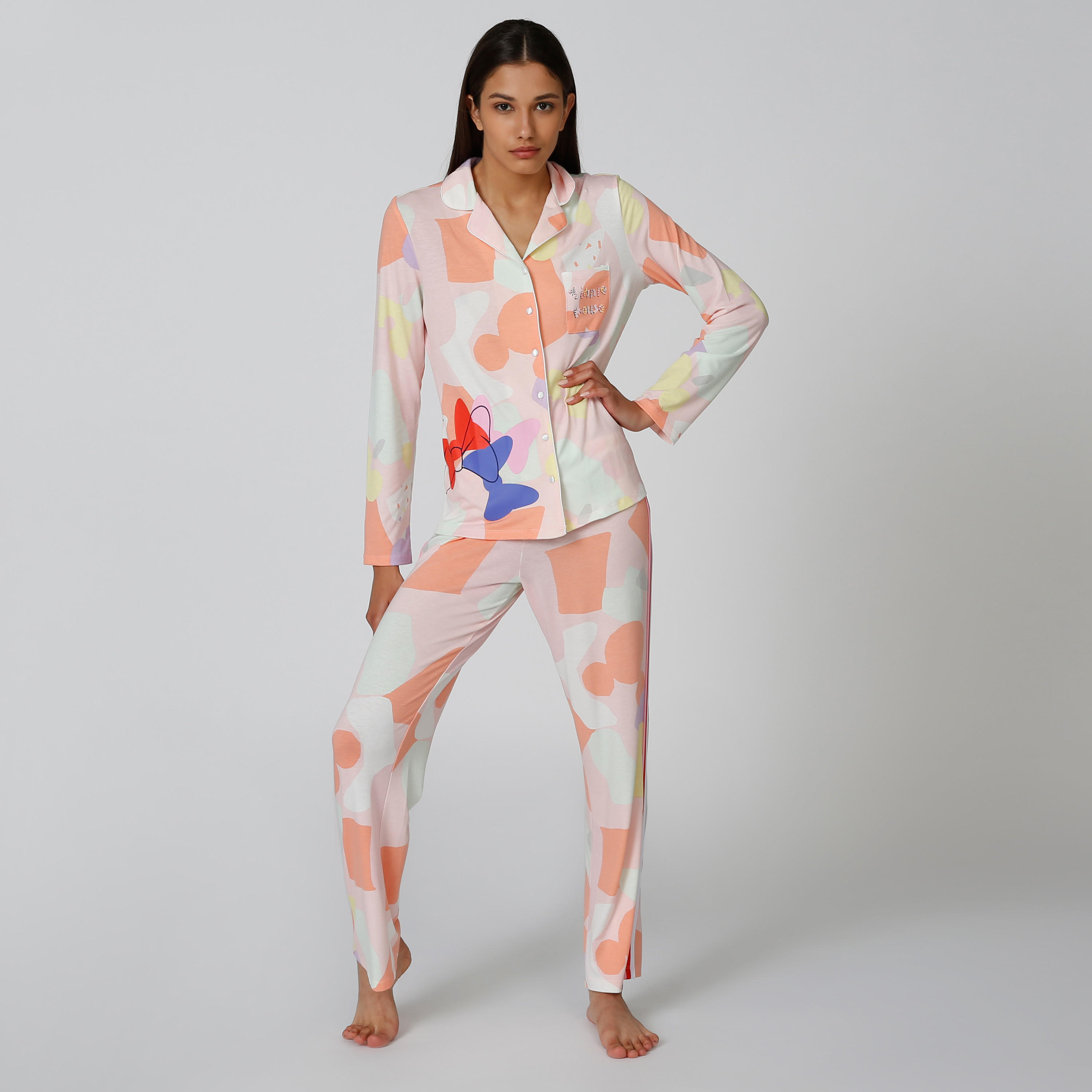 طقم بنطلون بيجاما بشريطة وقميص بطبعات ميني ماوس-women-clothing-nightwear-pyjamas-longsets-image-1