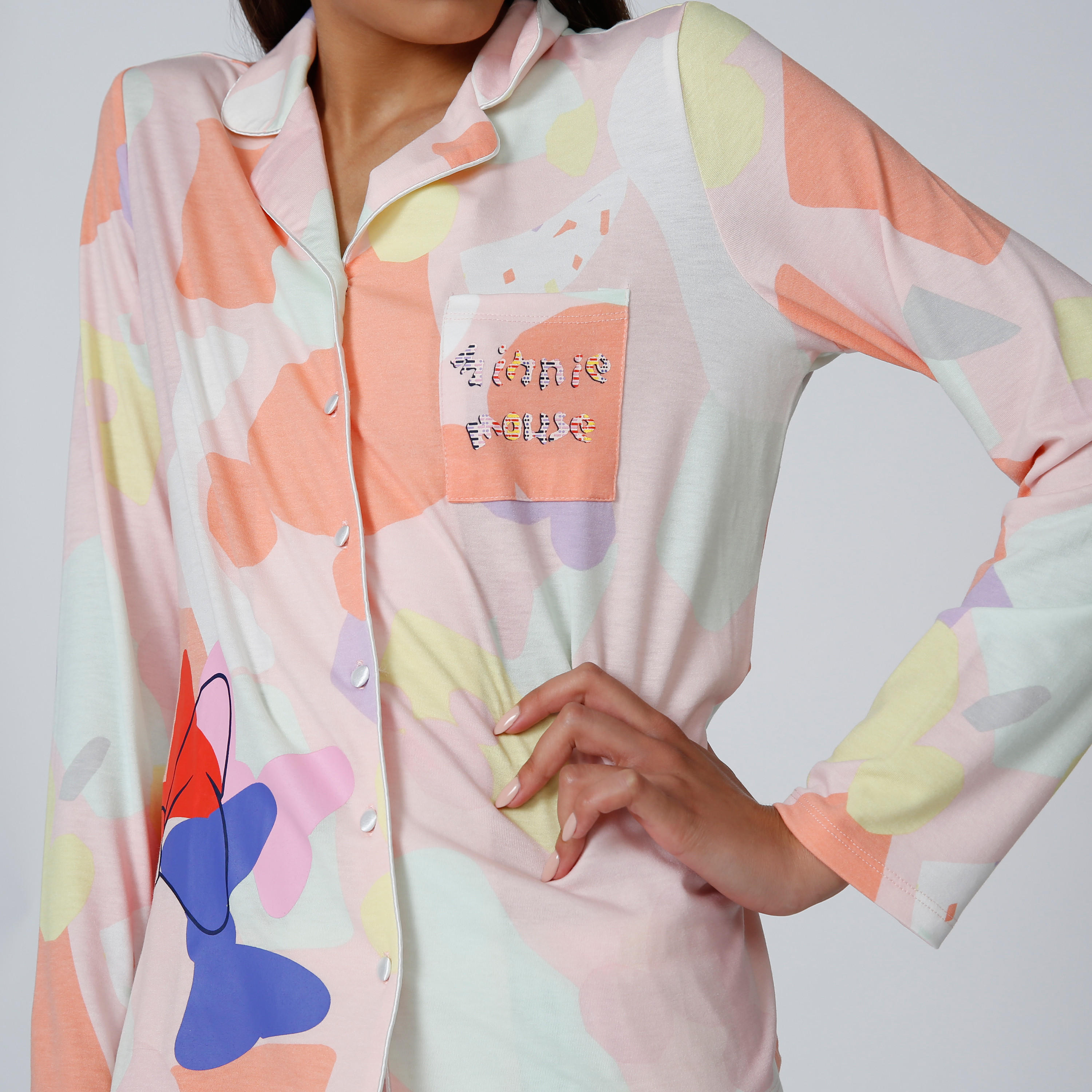 طقم بنطلون بيجاما بشريطة وقميص بطبعات ميني ماوس-women-clothing-nightwear-pyjamas-longsets-image-5