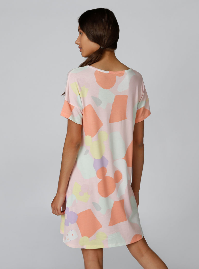 قميص نوم بطبعات ميني ماوس وأكمام قصيرة وياقة مستديرة-women-clothing-nightwear-nighties-image-2