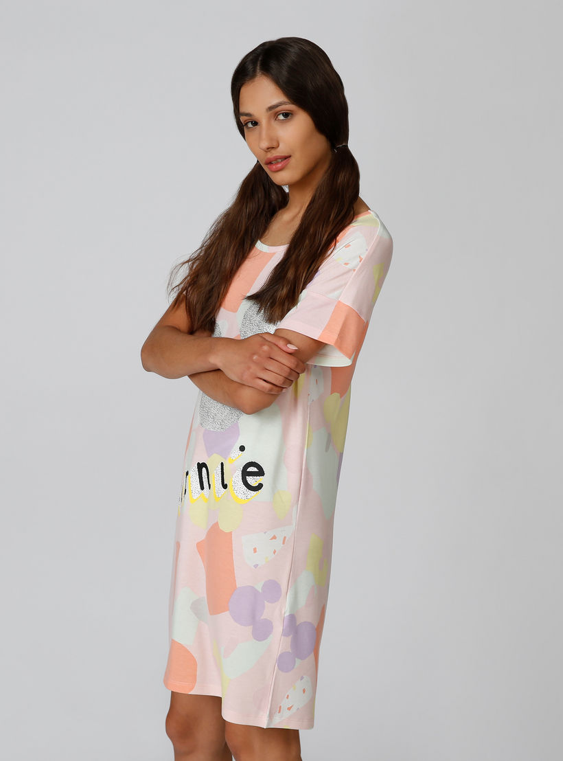 قميص نوم بطبعات ميني ماوس وأكمام قصيرة وياقة مستديرة-women-clothing-nightwear-nighties-image-3