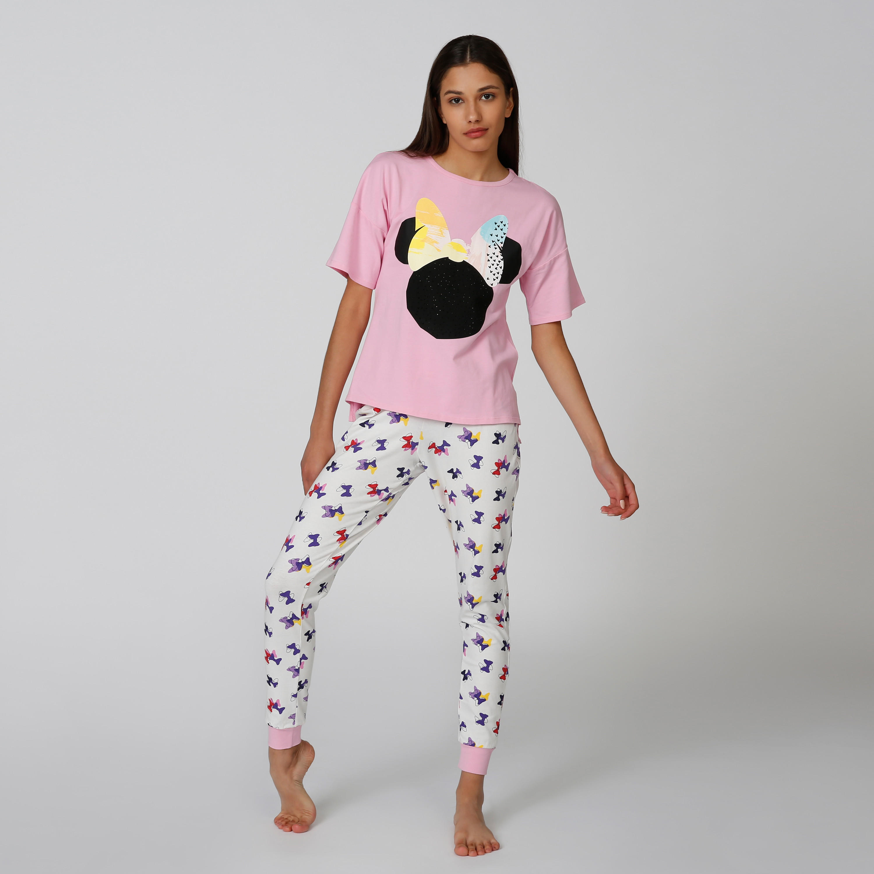 طقم بنطلون رياضي وتيشيرت بياقة مستديرة وطبعات-women-clothing-nightwear-pyjamas-longsets-image-4