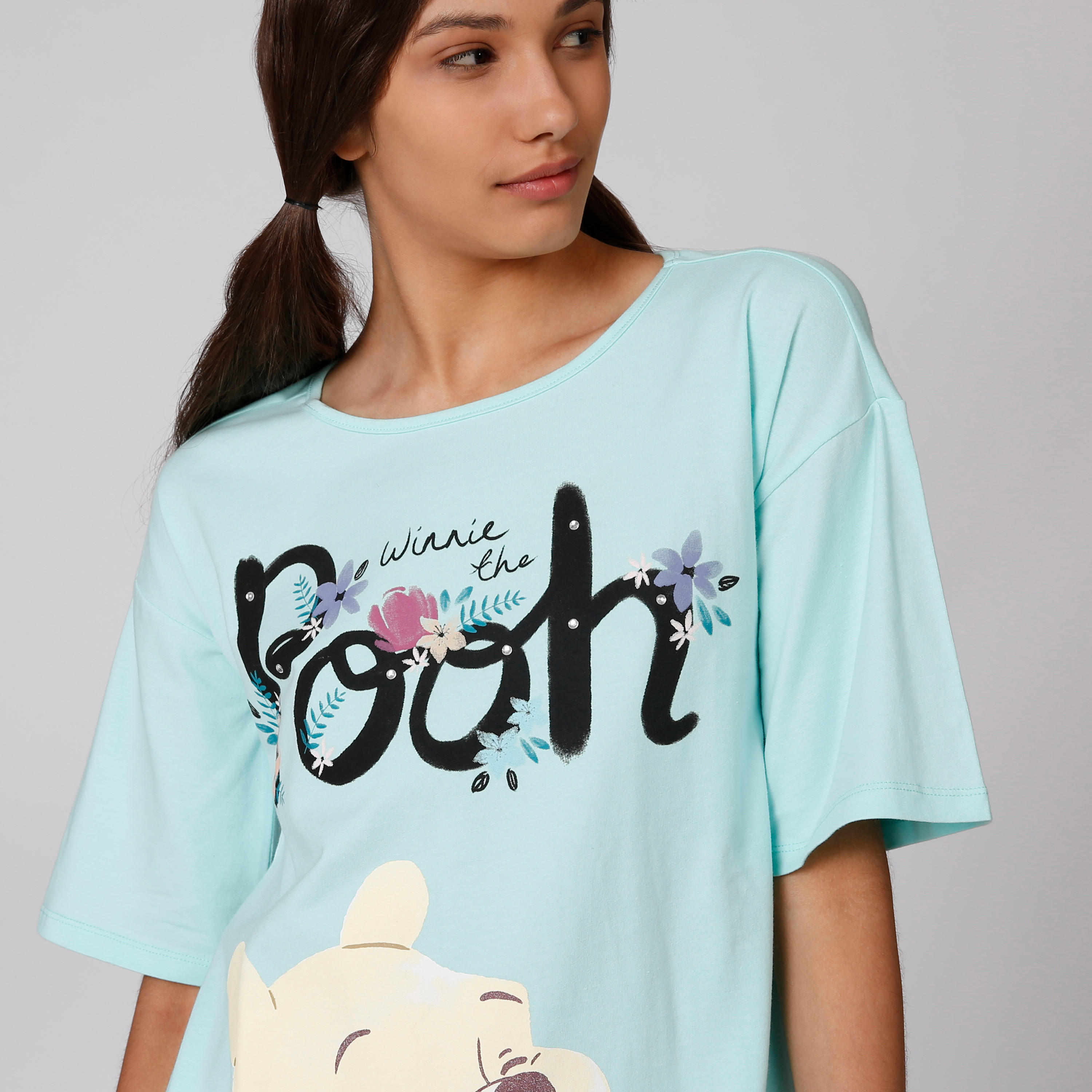 قميص نوم بياقة مستديرة وأكمام قصيرة وطبعات ويني ذا بو-women-clothing-nightwear-nighties-image-4