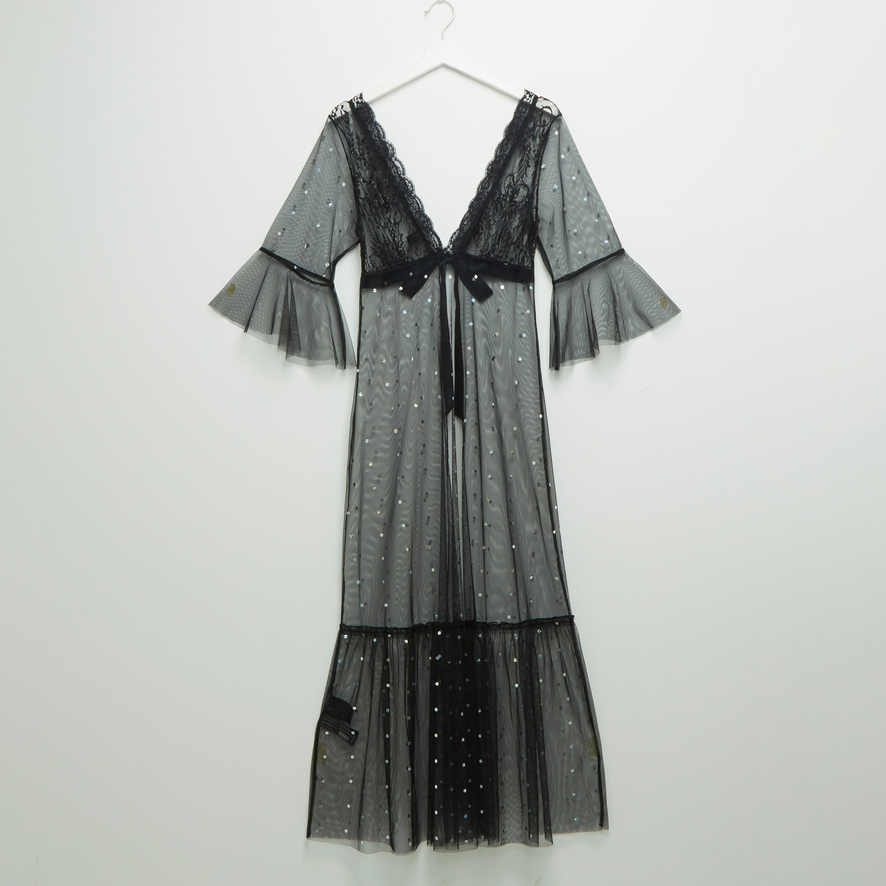 قميص نوم ماكسي دانتيل بتفاصيل ترتر مع ثونج-women-clothing-nightwear-nighties-image-3