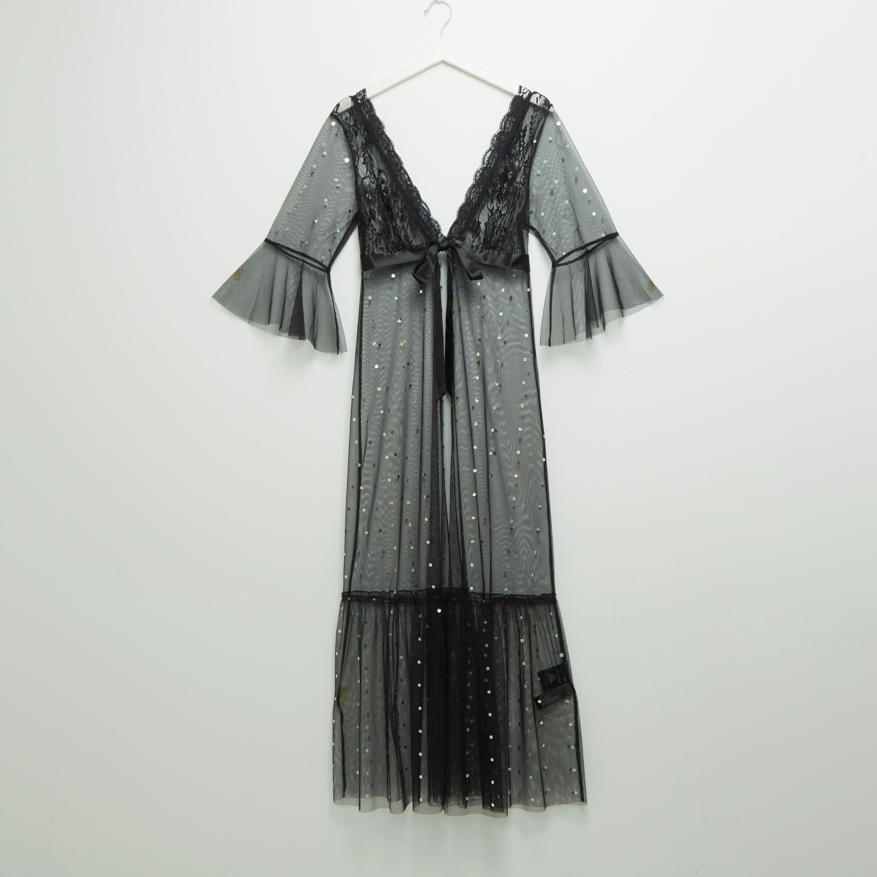 قميص نوم ماكسي دانتيل بتفاصيل ترتر مع ثونج-women-clothing-nightwear-nighties-image-4