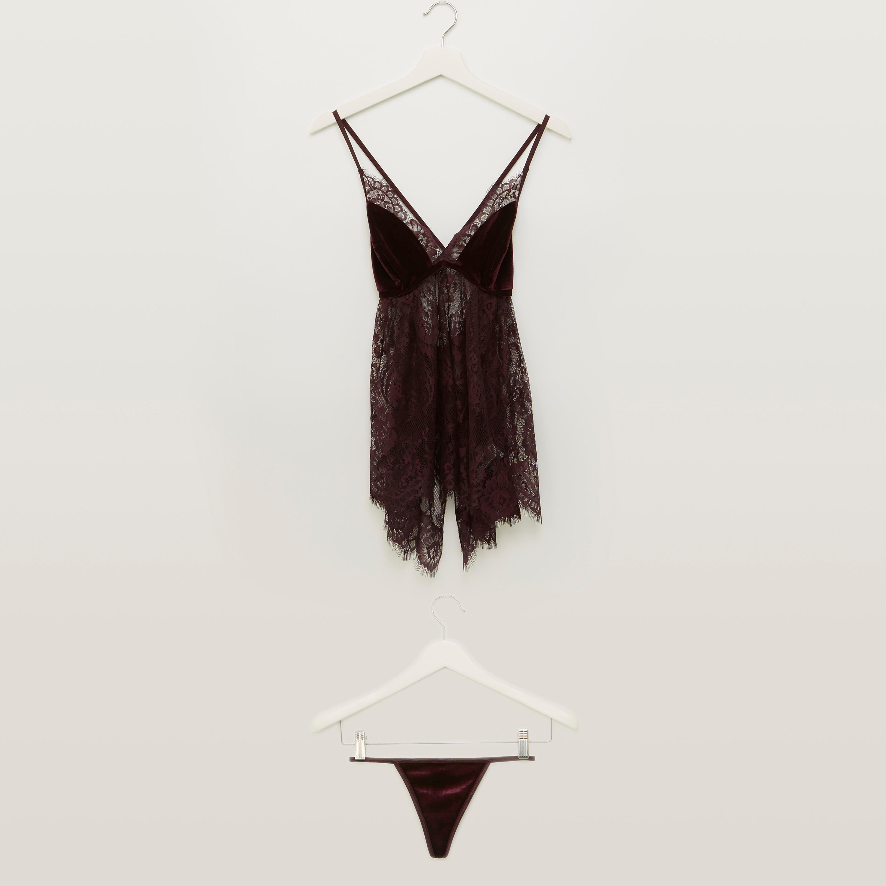 قميص نوم دانتيل بياقة V مع ثونج-women-clothing-nightwear-pyjamas-longsets-image-1