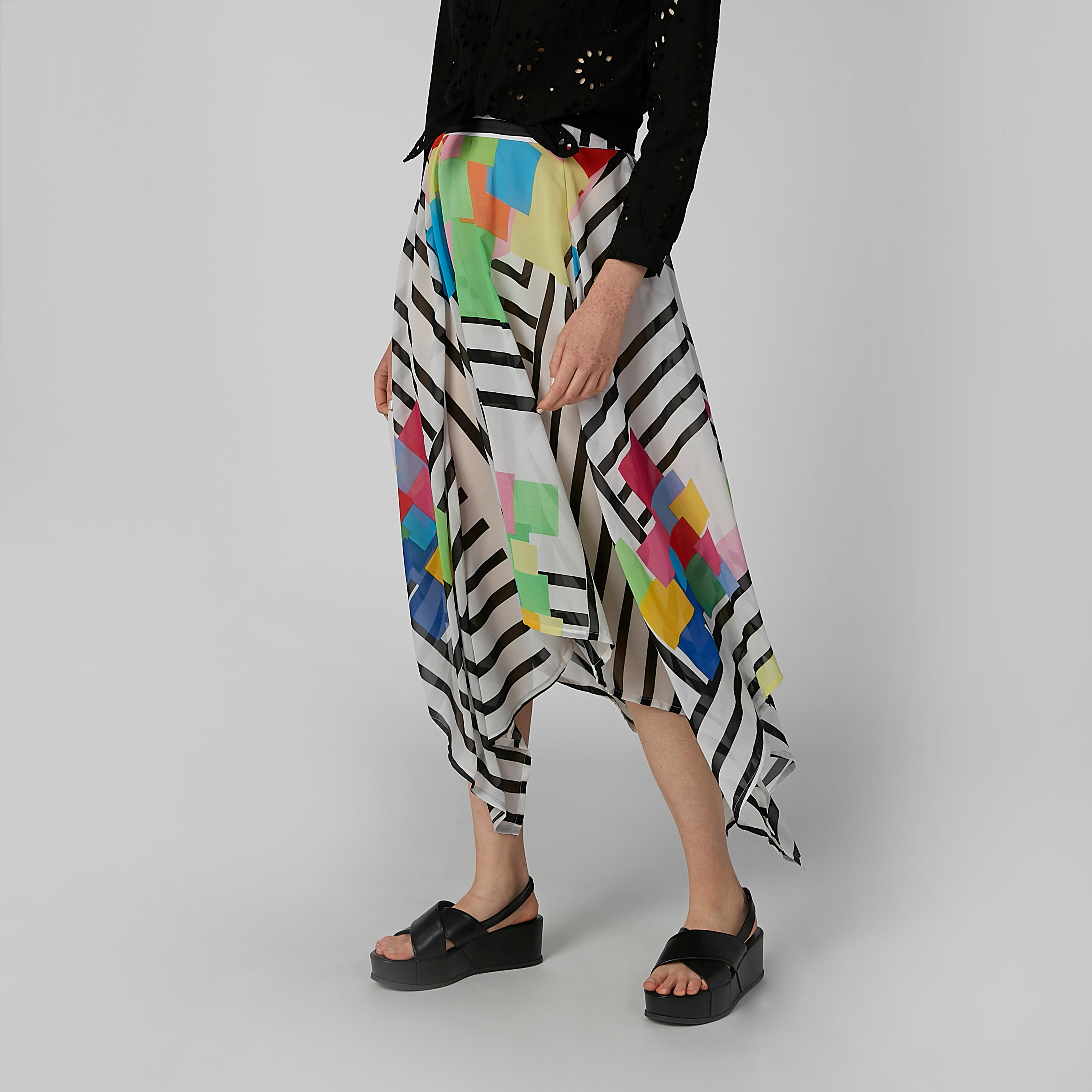 تنورة ميدي مطبوعة مع حواف غير متساوية وخصر مطاطي-women-clothing-bottoms-skirts-image-4