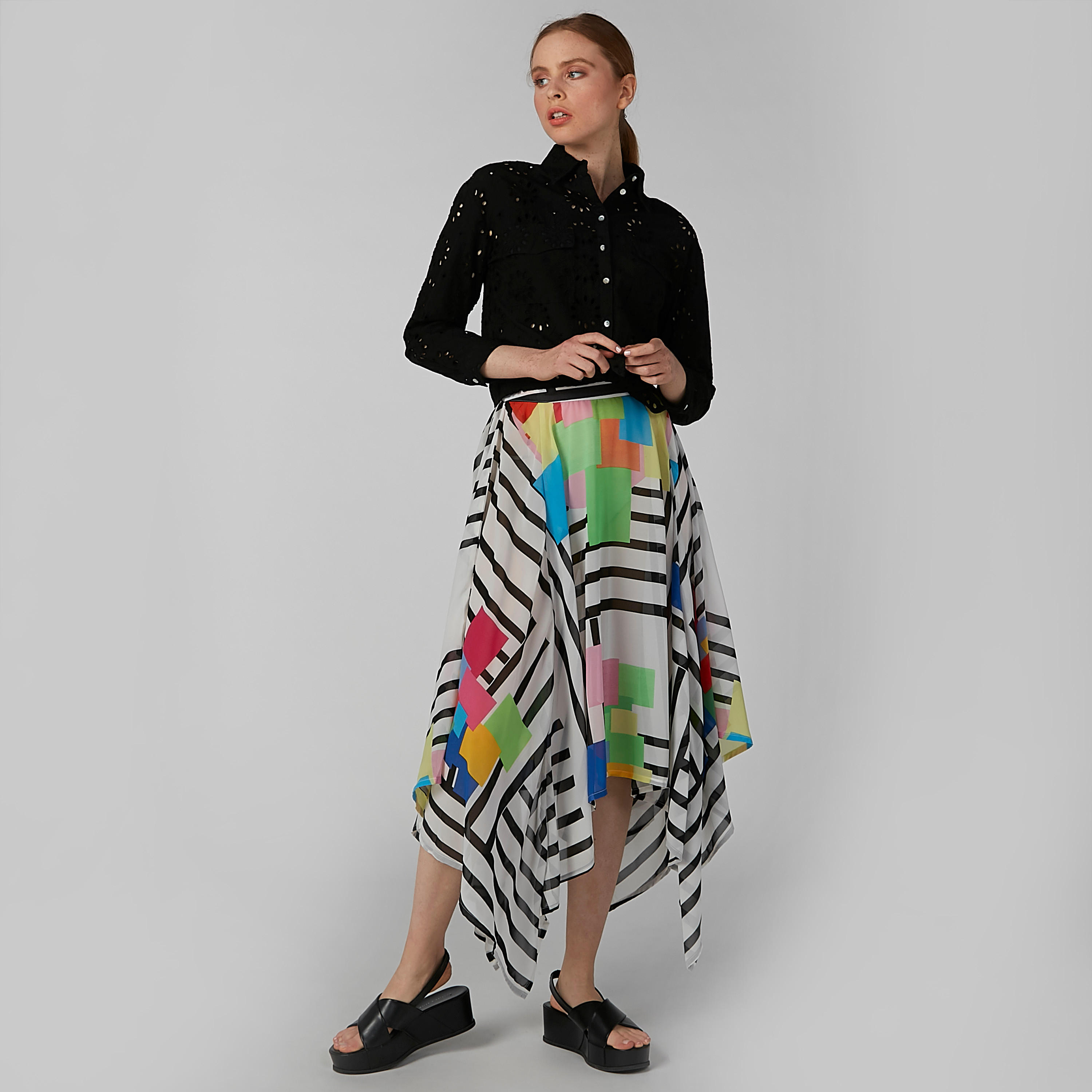 تنورة ميدي مطبوعة مع حواف غير متساوية وخصر مطاطي-women-clothing-bottoms-skirts-image-5