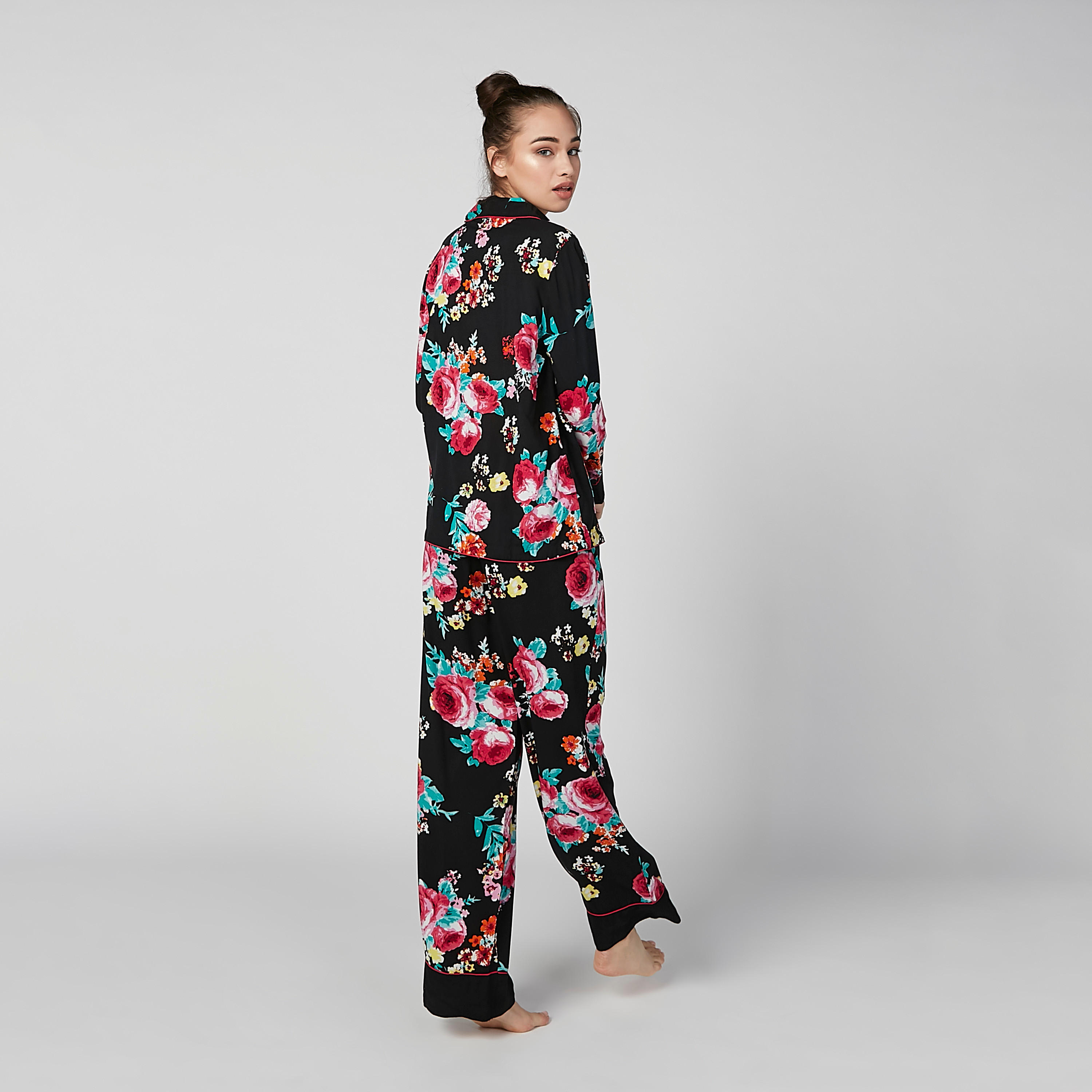 طقم بنطال بيجاما طويل وقميص بأكمام طويلة وطبعات زهرية-women-clothing-nightwear-pyjamas-longsets-image-4