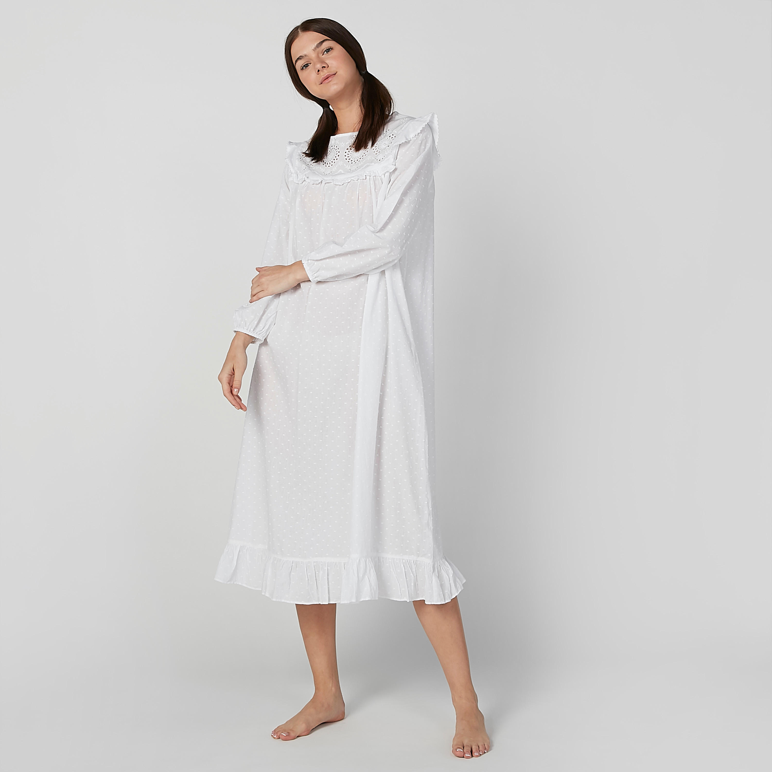 قميص نوم شيفلي سادة بأكمام طويلة وتفاصيل كشكش-women-clothing-nightwear-nighties-image-1