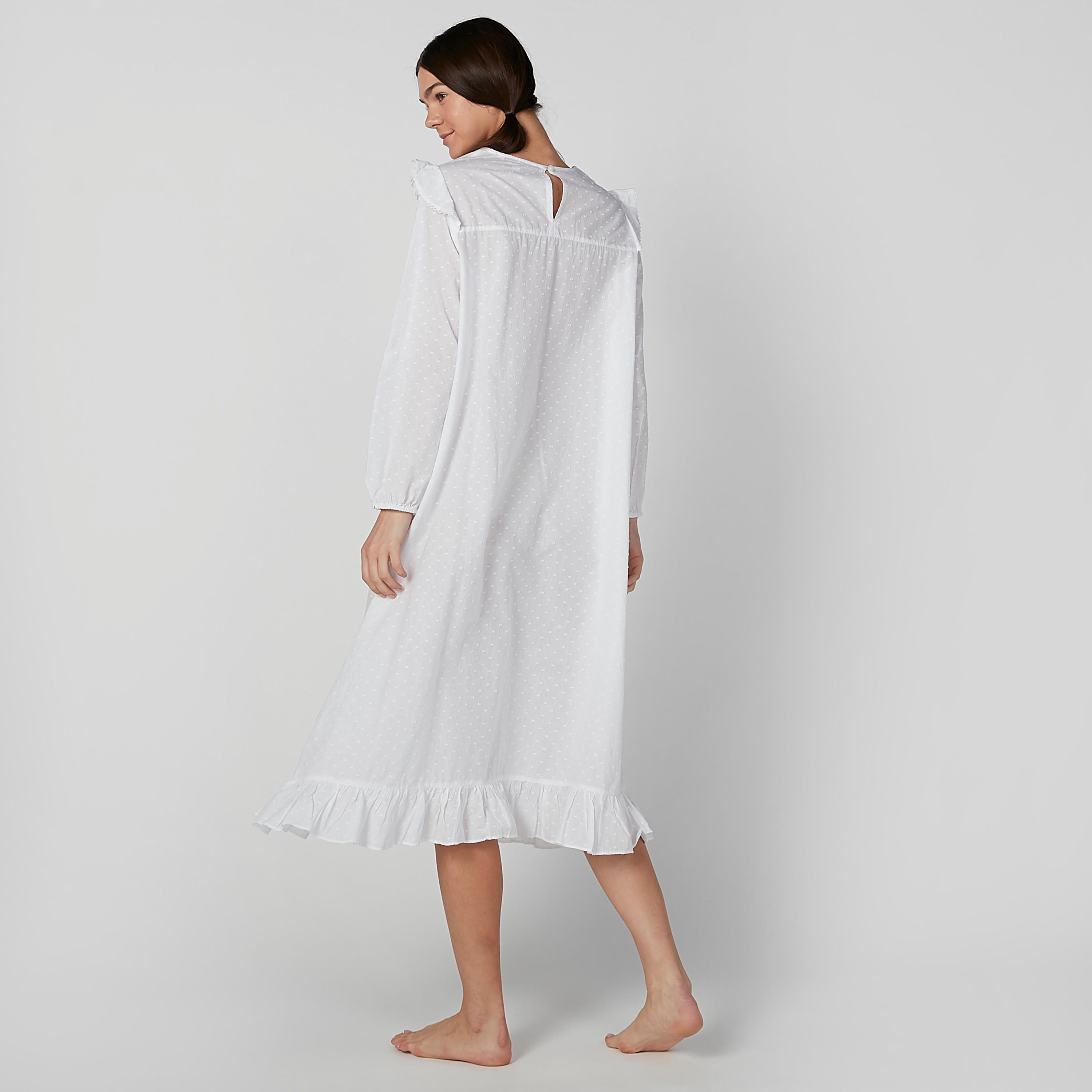 قميص نوم شيفلي سادة بأكمام طويلة وتفاصيل كشكش-women-clothing-nightwear-nighties-image-3