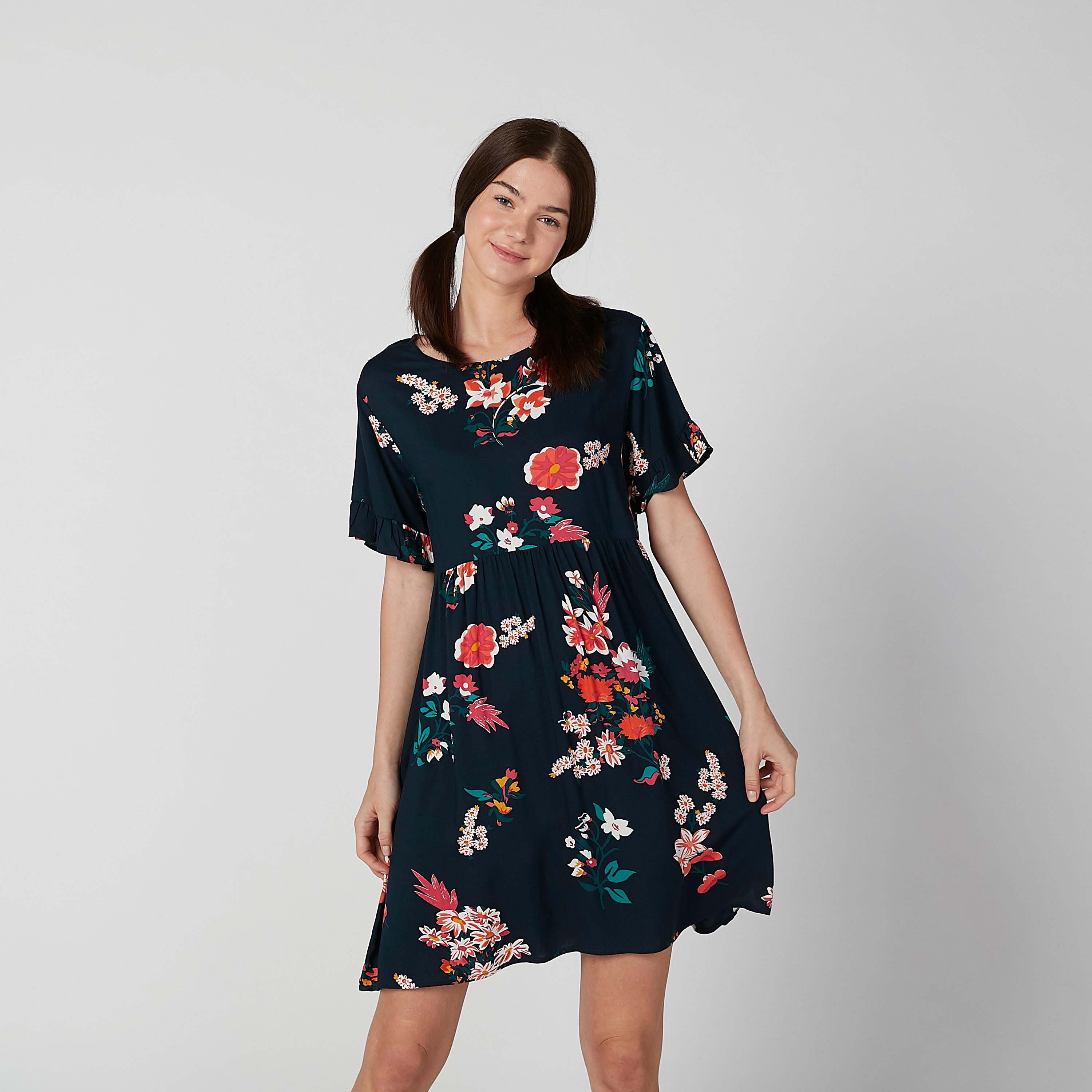 قميص نوم متنوع بياقة مستديرة وأكمام كشكش - طقم من قطعتين-women-clothing-nightwear-nighties-image-1