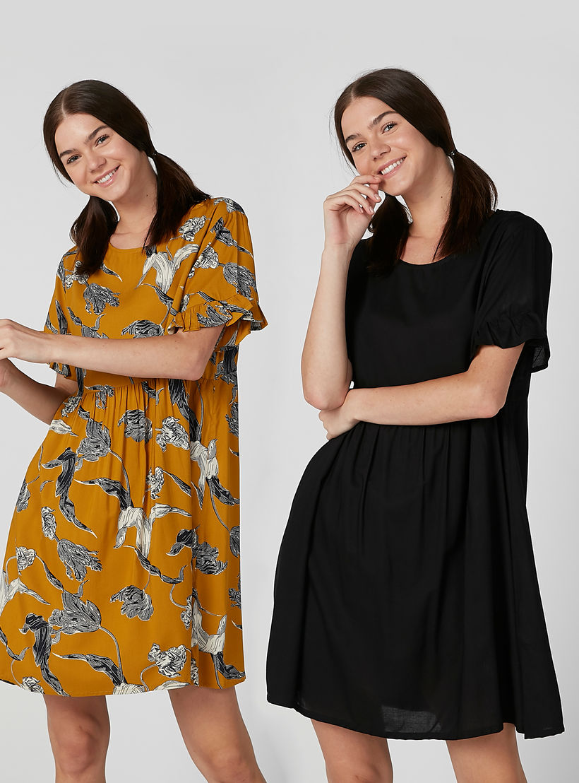 قميص نوم متنوع بياقة مستديرة وأكمام كشكش - طقم من قطعتين-women-clothing-nightwear-nighties-image-1