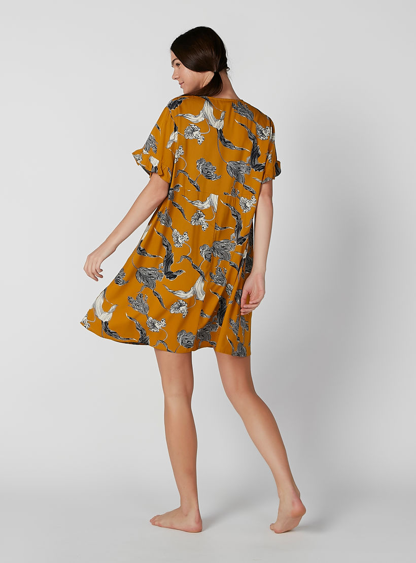 قميص نوم متنوع بياقة مستديرة وأكمام كشكش - طقم من قطعتين-women-clothing-nightwear-nighties-image-4