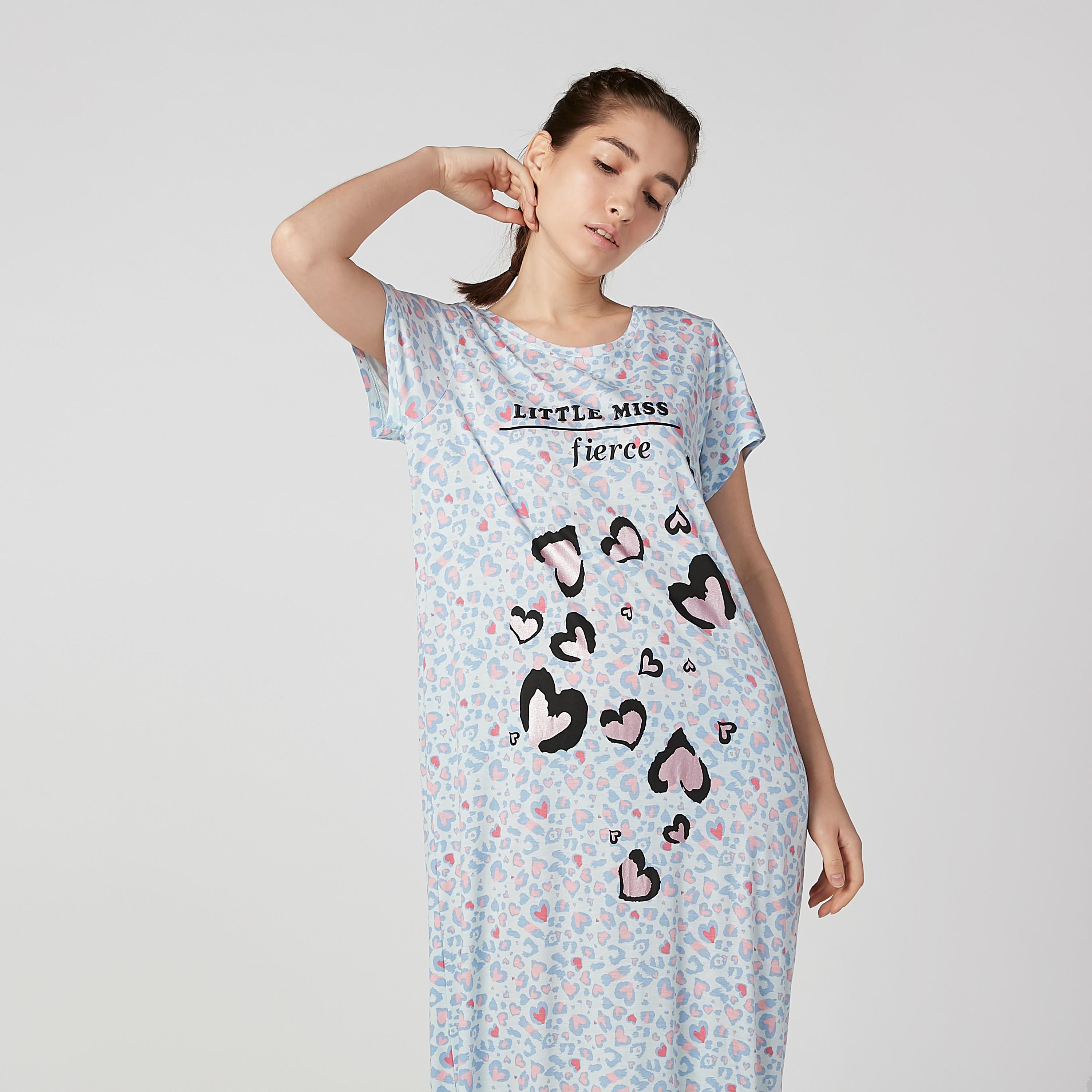 قميص نوم مستدام طويل بأكمام قصيرة وطبعات-women-clothing-nightwear-nighties-image-3