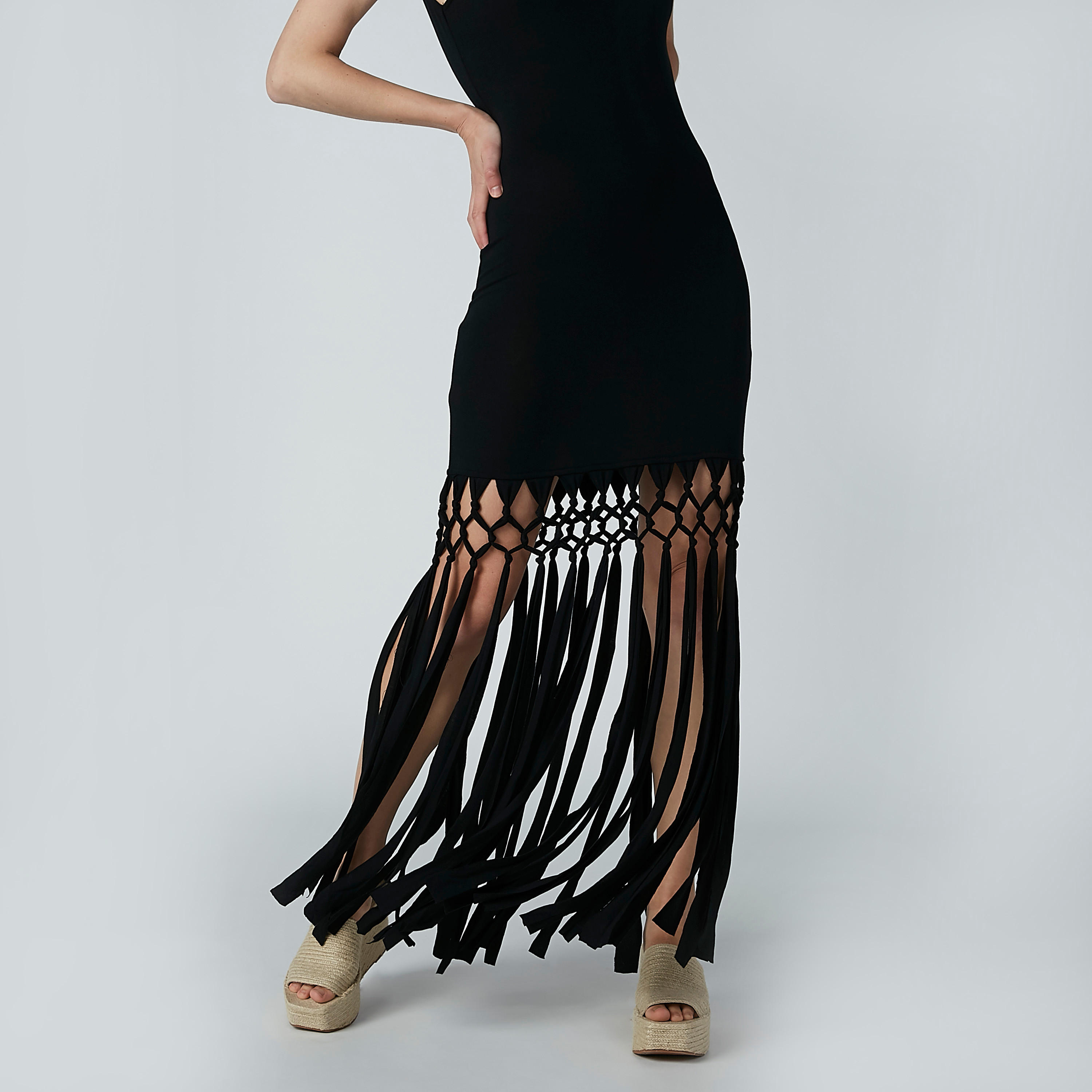 فستان ميدي سادة دون أكمام بياقة V وشُرّابات-women-clothing-dresses-image-2