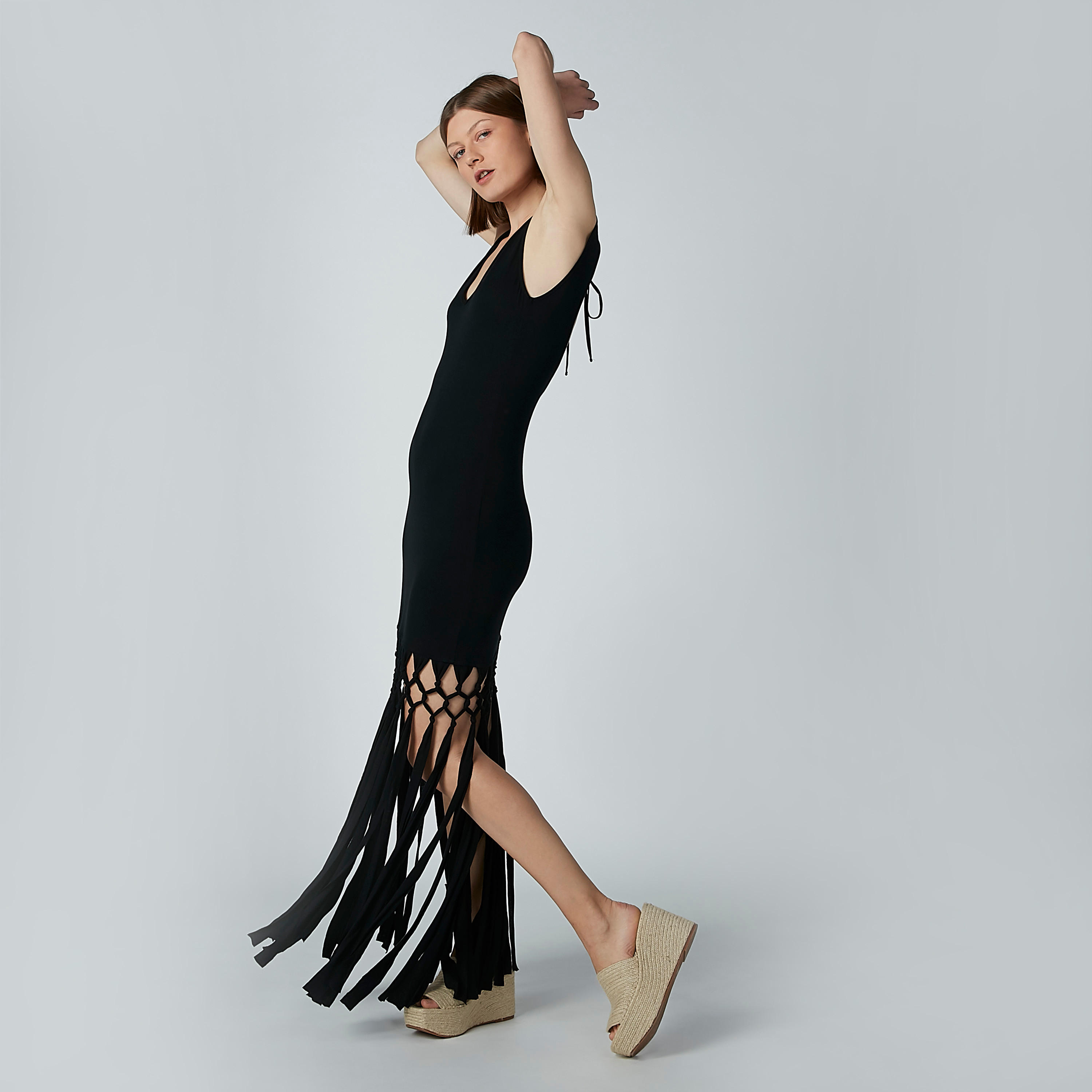 فستان ميدي سادة دون أكمام بياقة V وشُرّابات-women-clothing-dresses-image-5