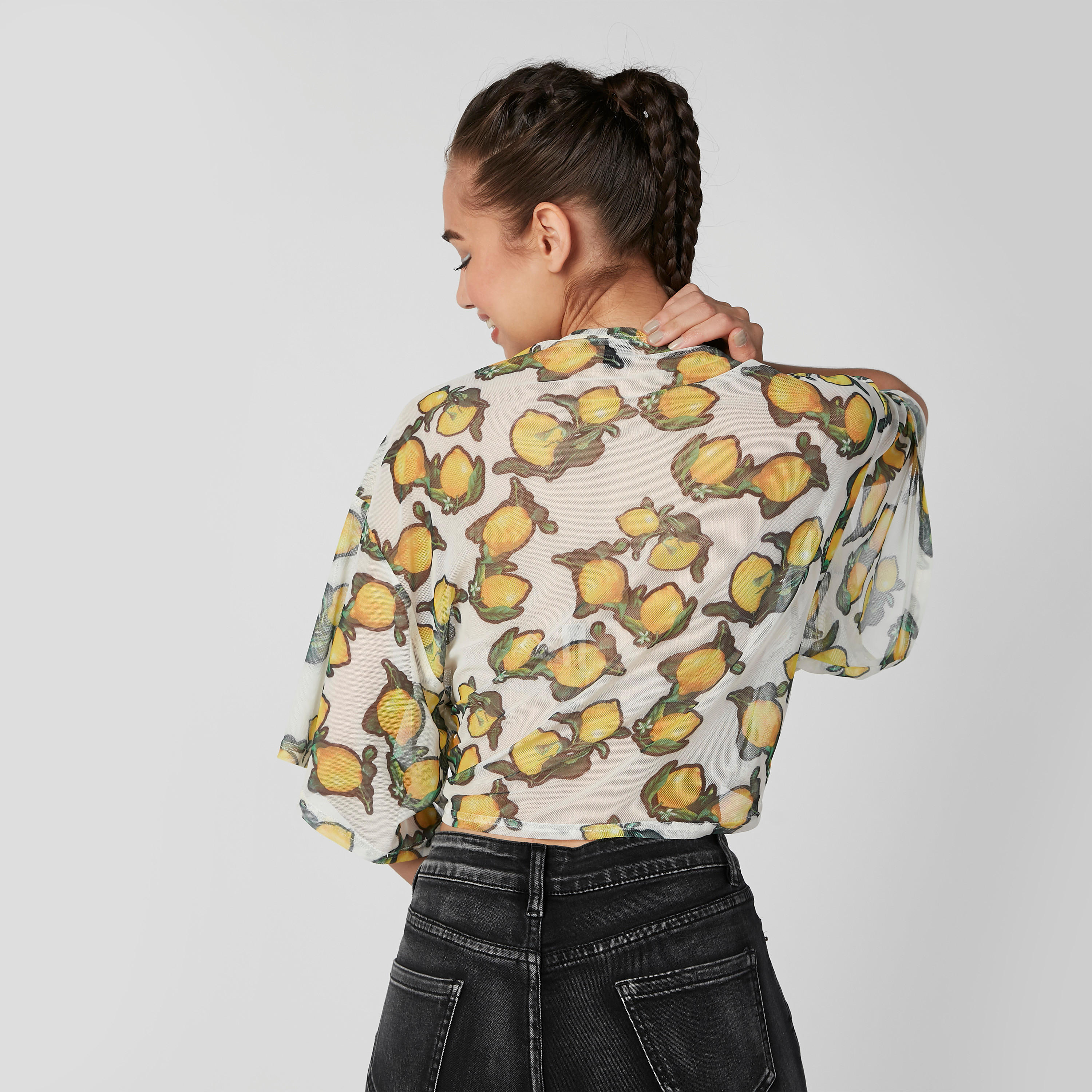 بلوزة بأكمام واسعة وأربطة وطبعات-women-clothing-shirtsandblouses-blouses-image-4